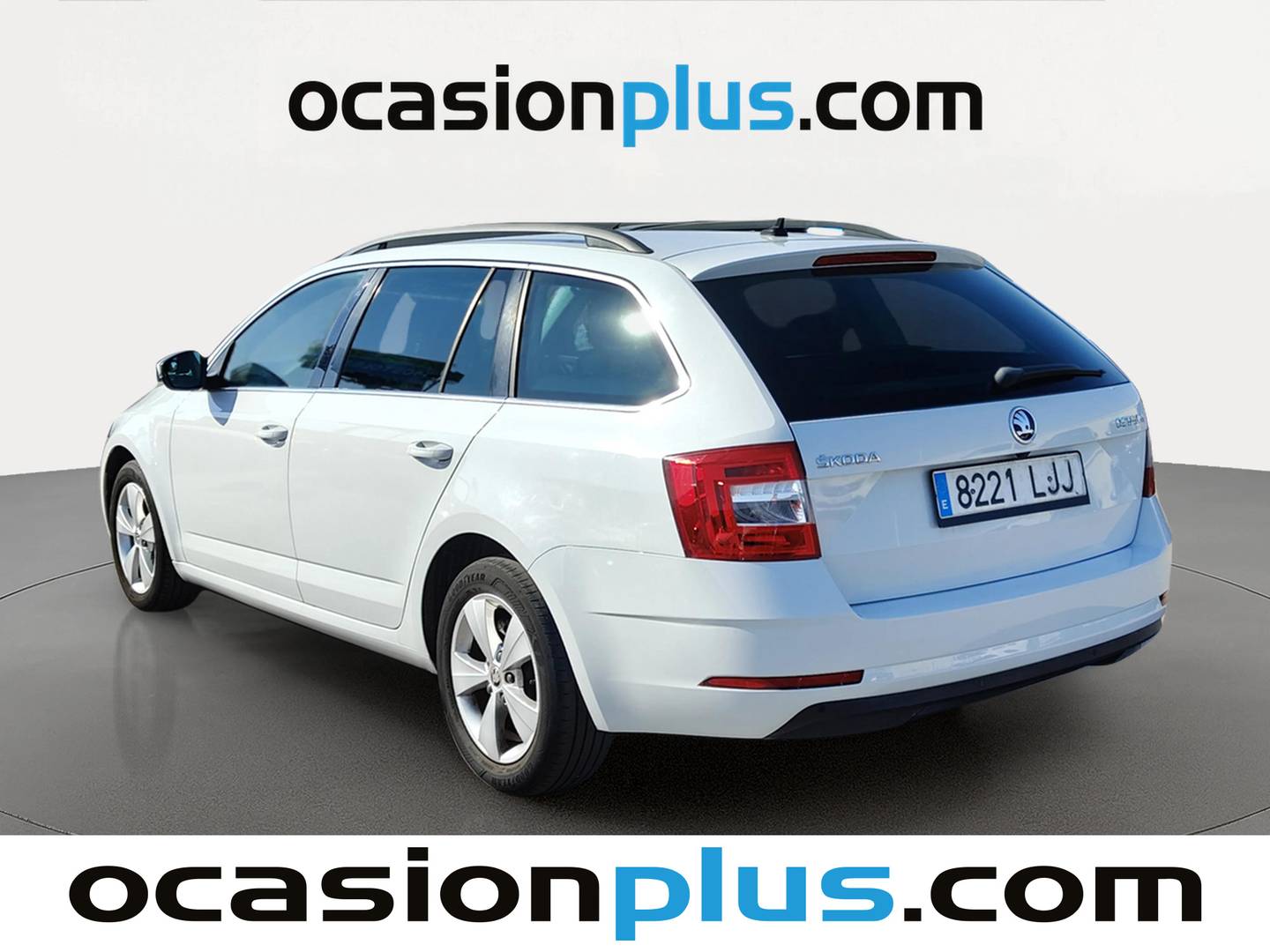 Foto trasera Skoda Octavia Skoda Octavia Combi 1.5 TSI Ambition DSG (150 CV) izquierda
