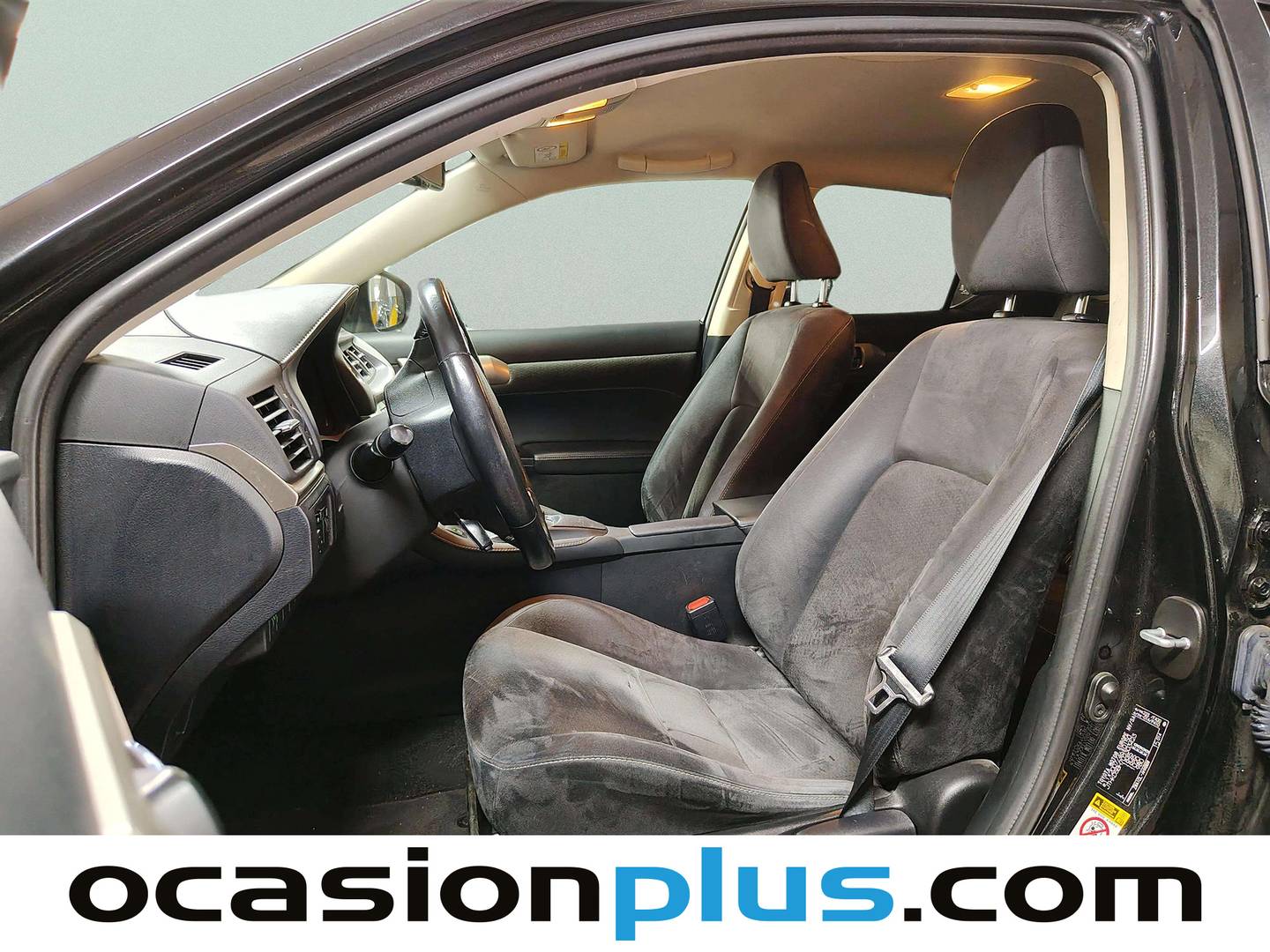 Foto asientos delanteros Lexus CT Lexus CT 200h Executive Tecno (136 CV)