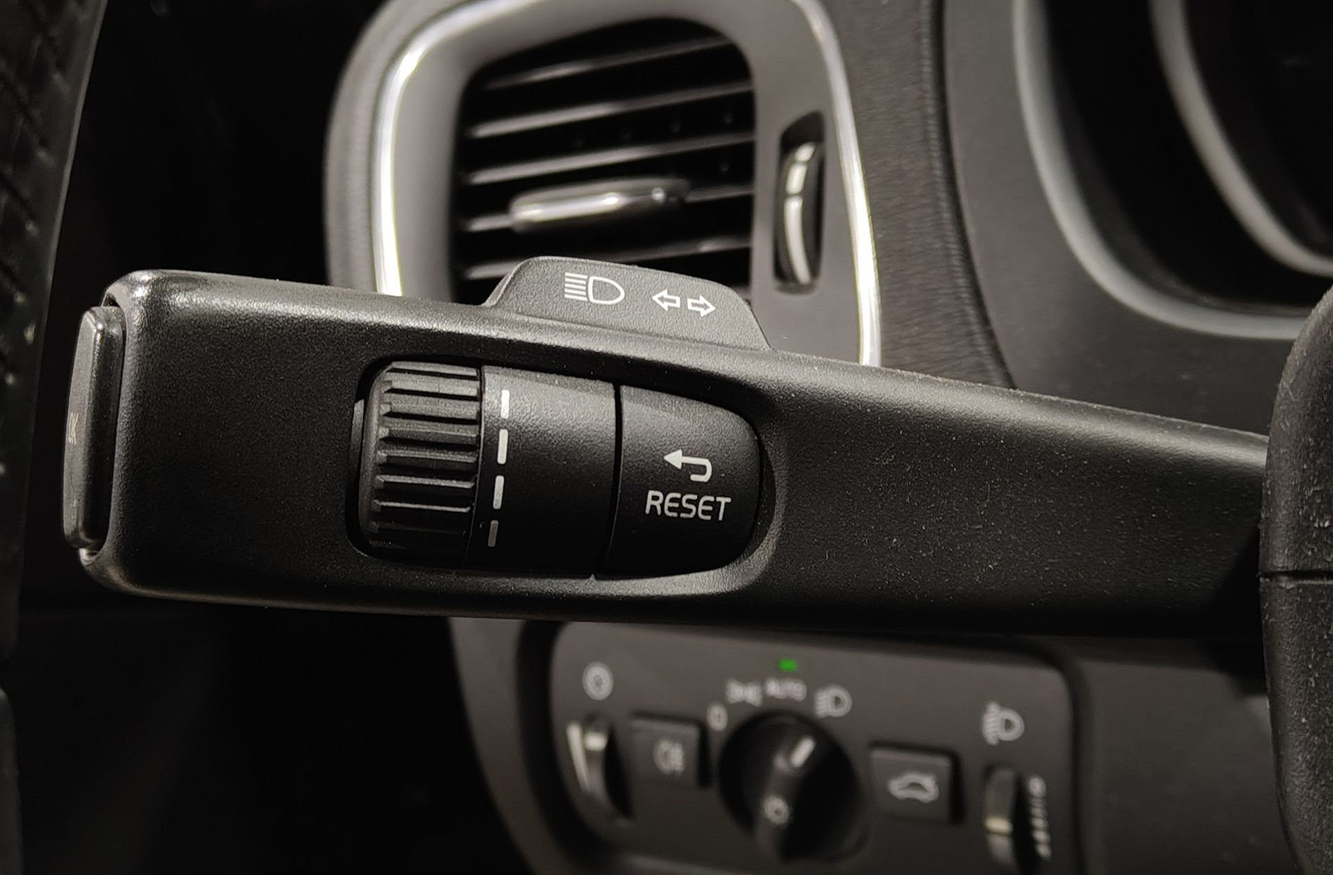 Volvo V40 D2 Kinetic - foto 21