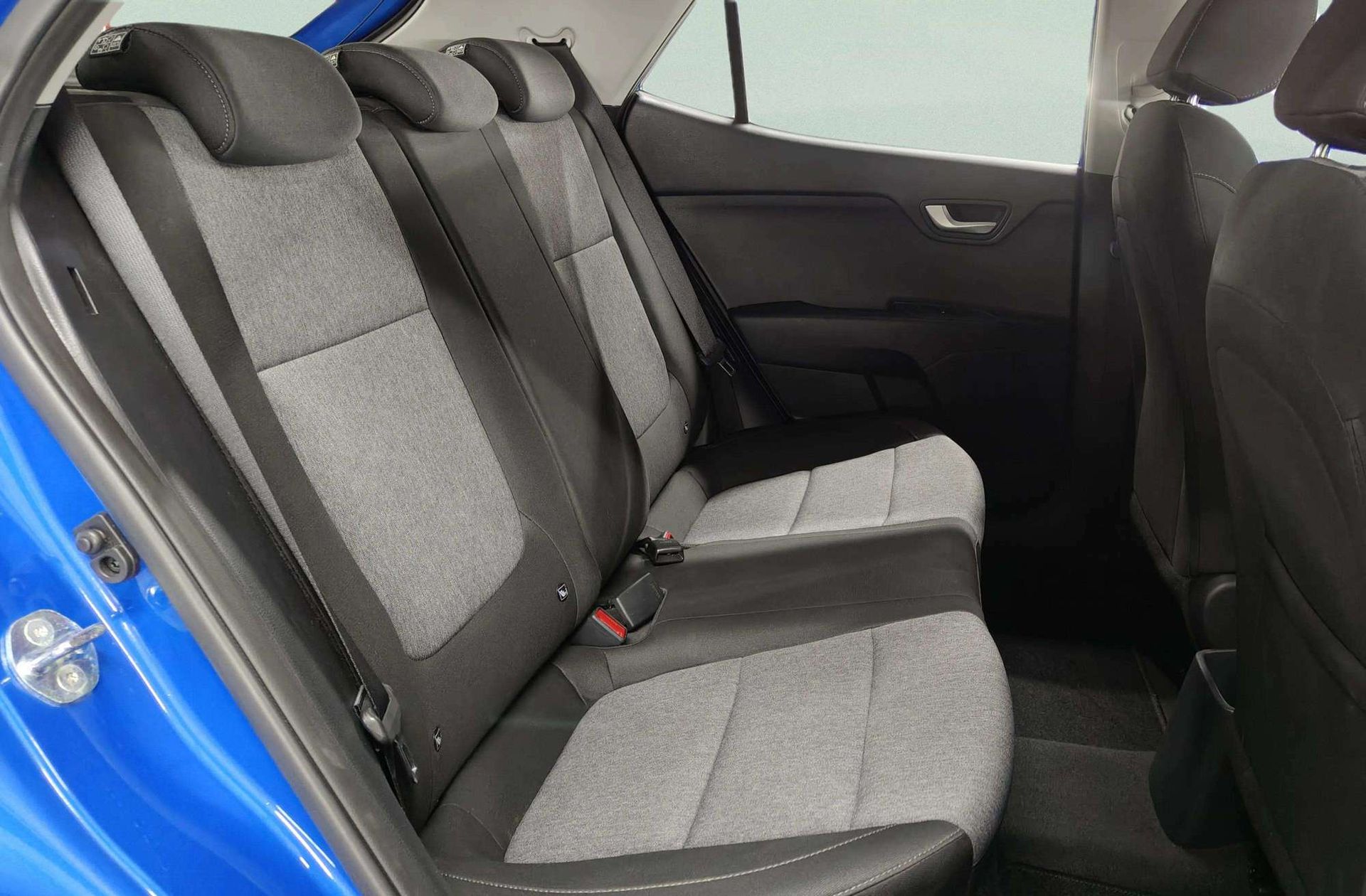 Kia Stonic 1.0 T-GDi MHEV Concept - foto 19