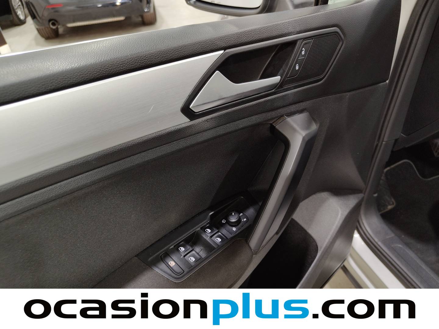 Foto Volkswagen Tiguan Volkswagen Tiguan Advance 2.0 TDI (150 CV) DSG Pack R-Line