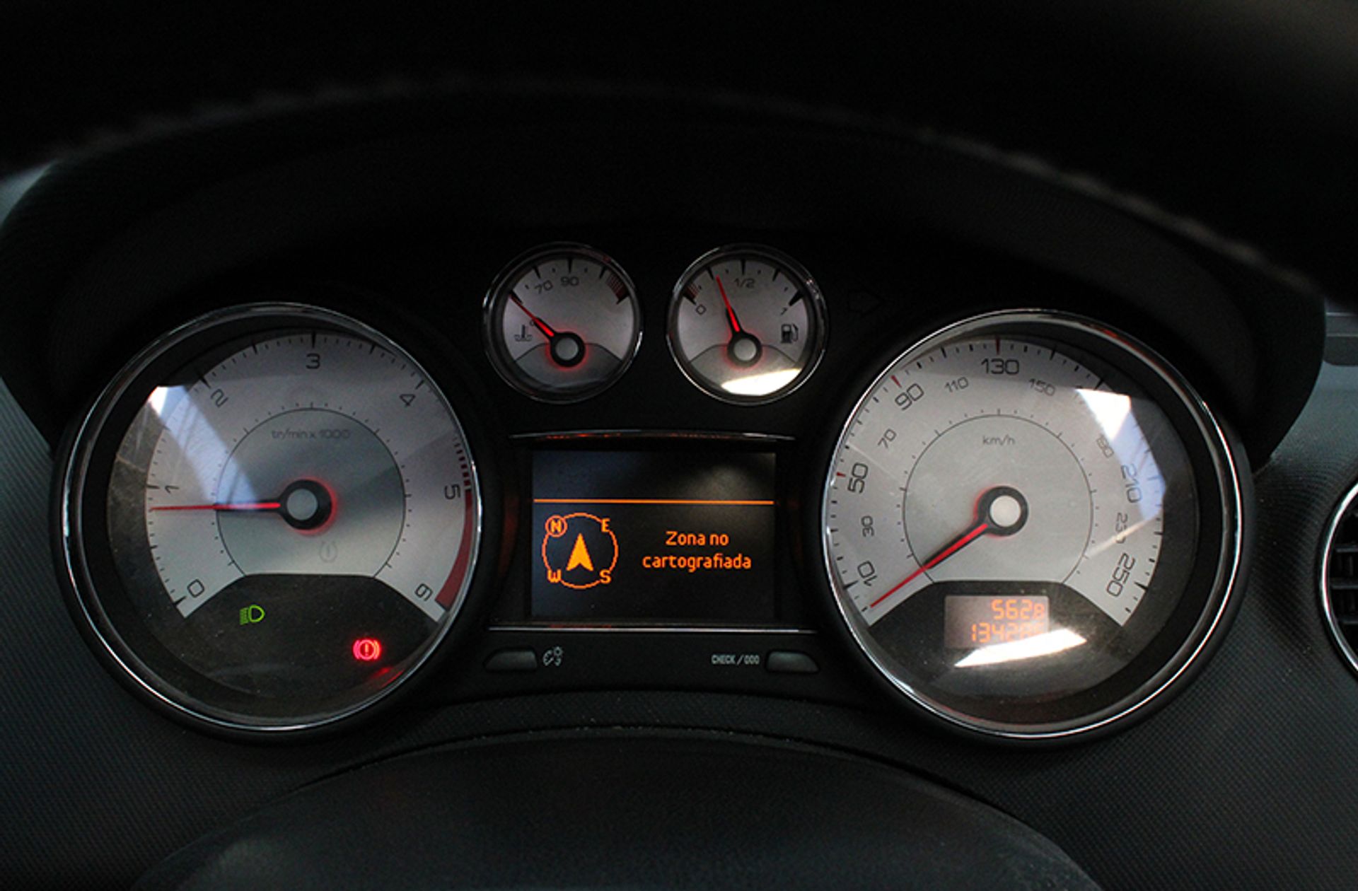 Peugeot 308 CC 2.0 HDi Active FAP - foto 22