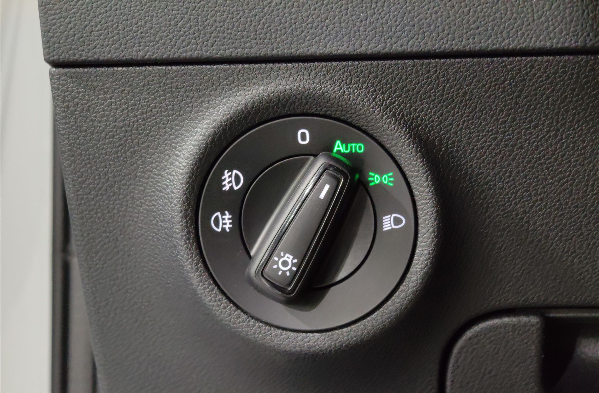 Škoda Karoq 2.0 TDI Selection - foto 21