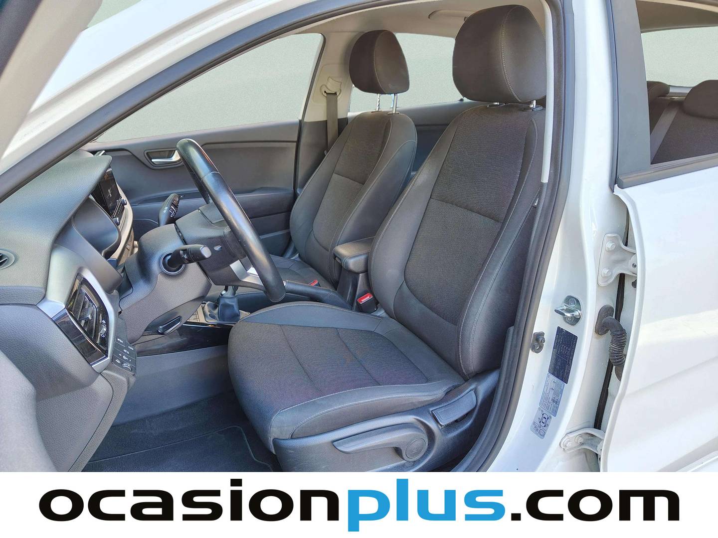 Foto asientos delanteros KIA Rio KIA Rio 1.0 T-GDi MHEV iMT Drive (100 CV)