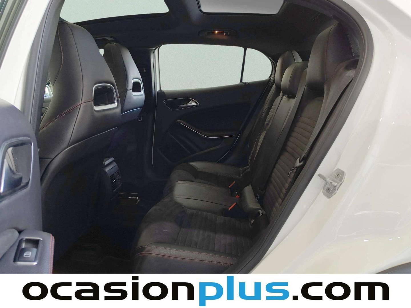 Foto Mercedes GLA Mercedes-Benz GLA GLA 200 d AMG Line  (136 CV)