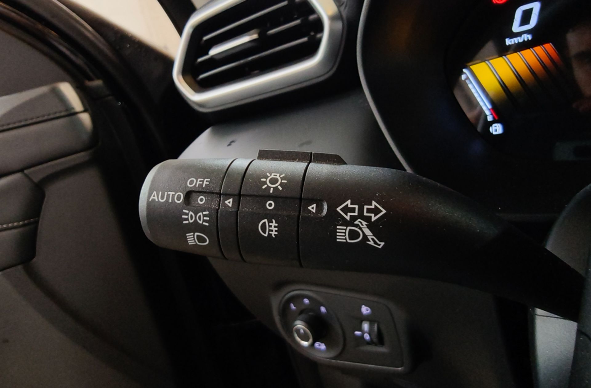 MG ZS 1.5 Hybrid+ Luxury - foto 25
