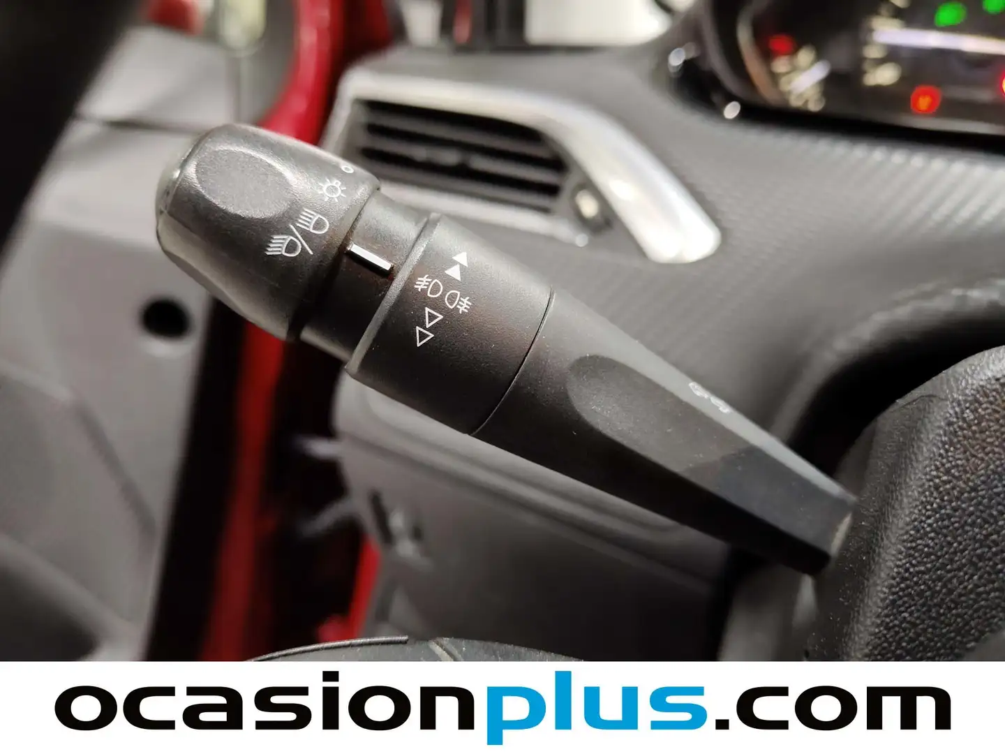 Foto Peugeot 2008 Peugeot 2008 PureTech Signature  (82 CV)