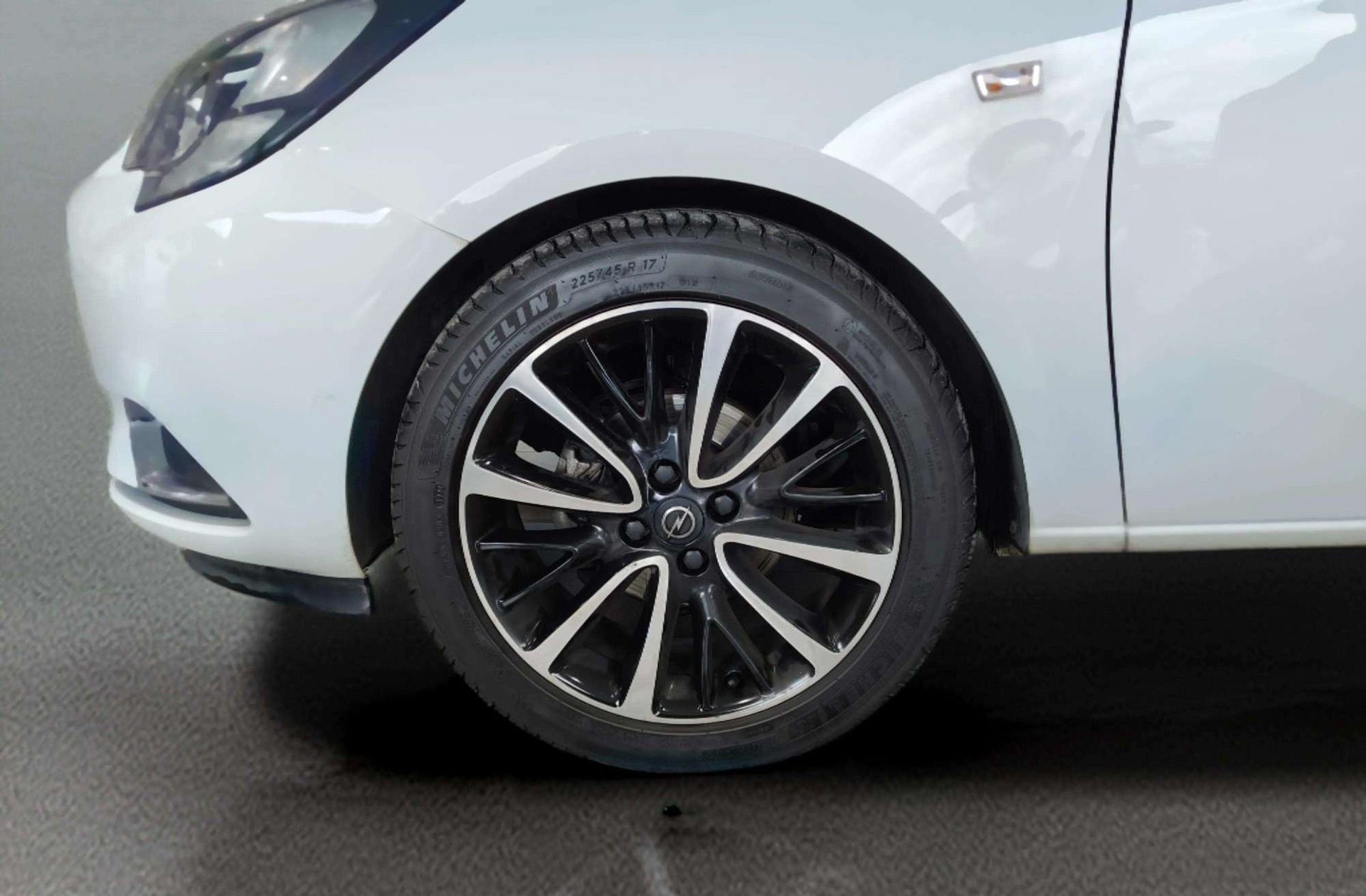 Opel Corsa 1.4 GLP Design Line - foto 33