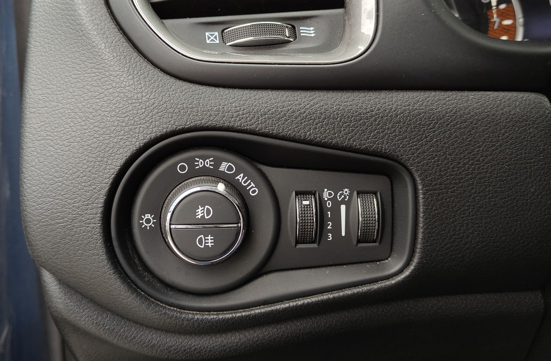 Jeep Renegade eHybrid 1.5 Limited ATX - foto 20