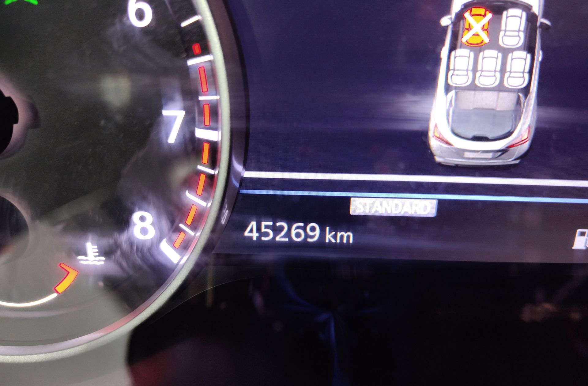 Nissan Juke DIG-T Tekna - foto 12