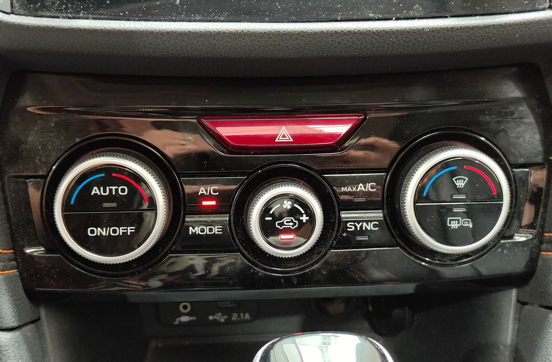 Subaru XV 2.0i Hybrid Executive Plus CVT - foto 40