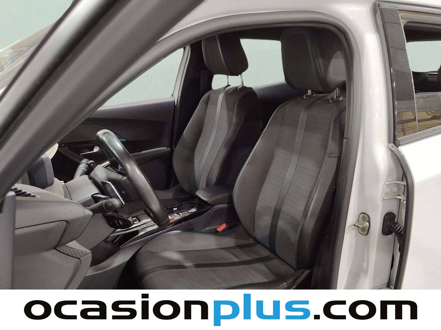Foto asientos delanteros Peugeot 2008 Peugeot 2008 PureTech 130 S&S Allure Pack EAT8  (130 CV)