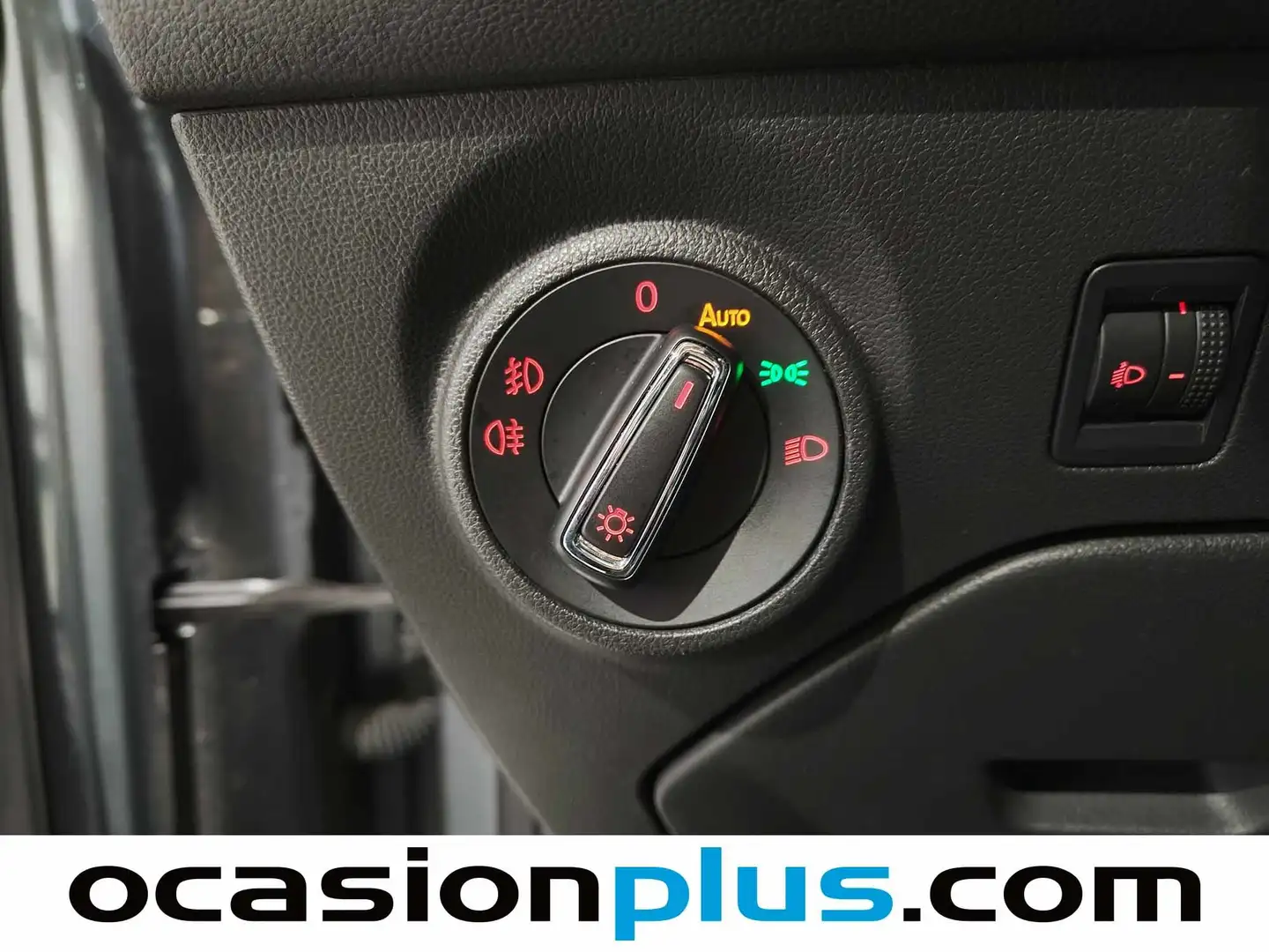 Foto Seat León SEAT León 1.6 TDI S&S Style Connect Plus (110 CV)