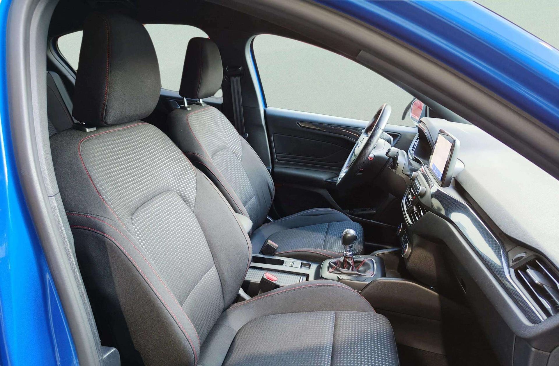 Ford Focus 1.0 EcoBoost MHEV ST-Line - foto 20