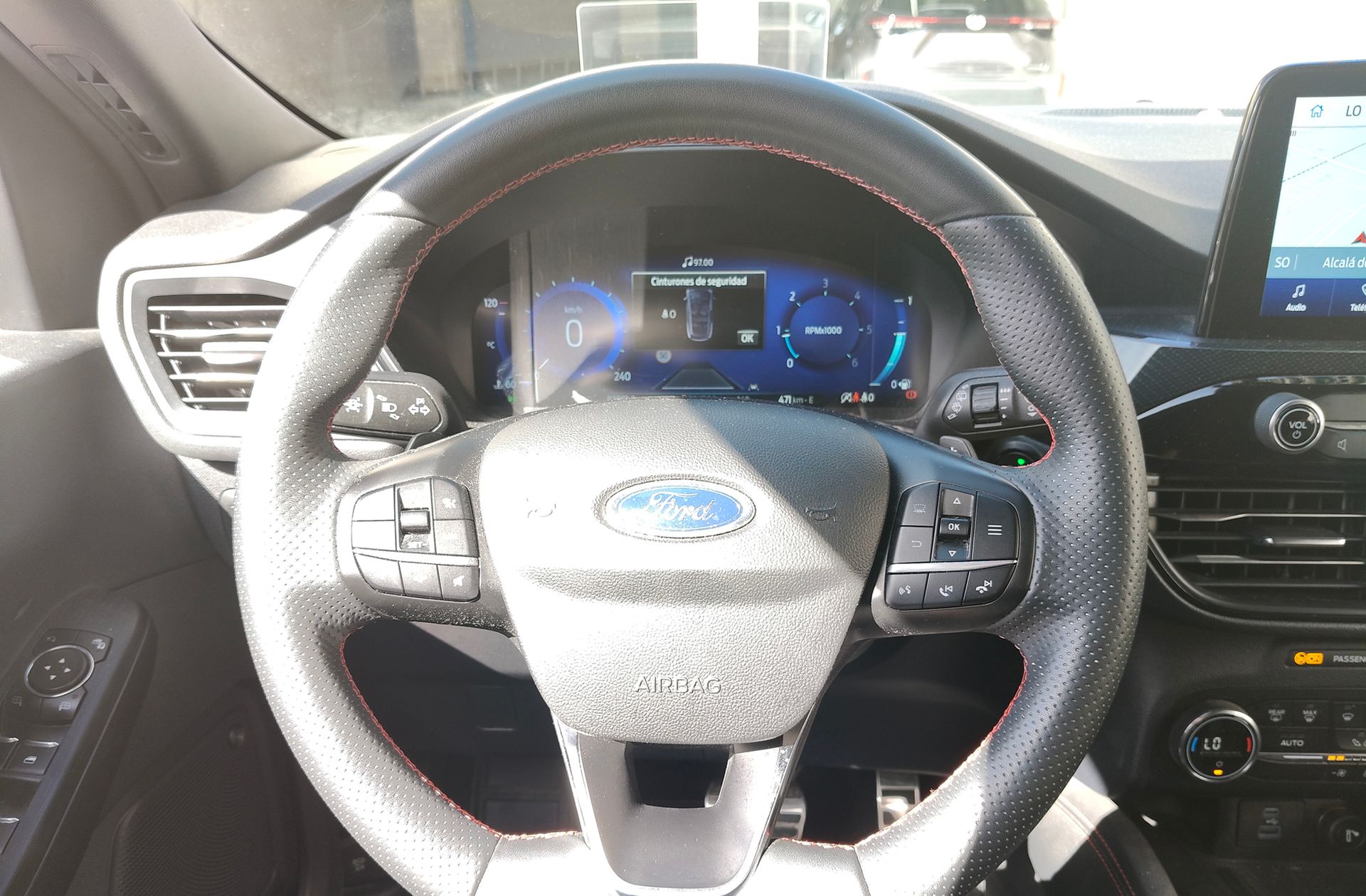 Ford Kuga 2.0 EcoBlue ST-Line X 4x4 - foto 29