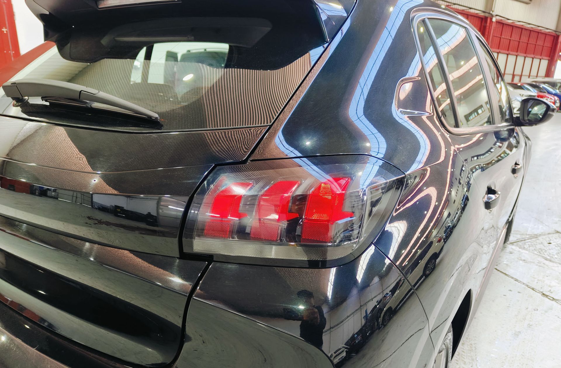 Peugeot 208 PureTech 100 Active Pack EAT8 - foto 15