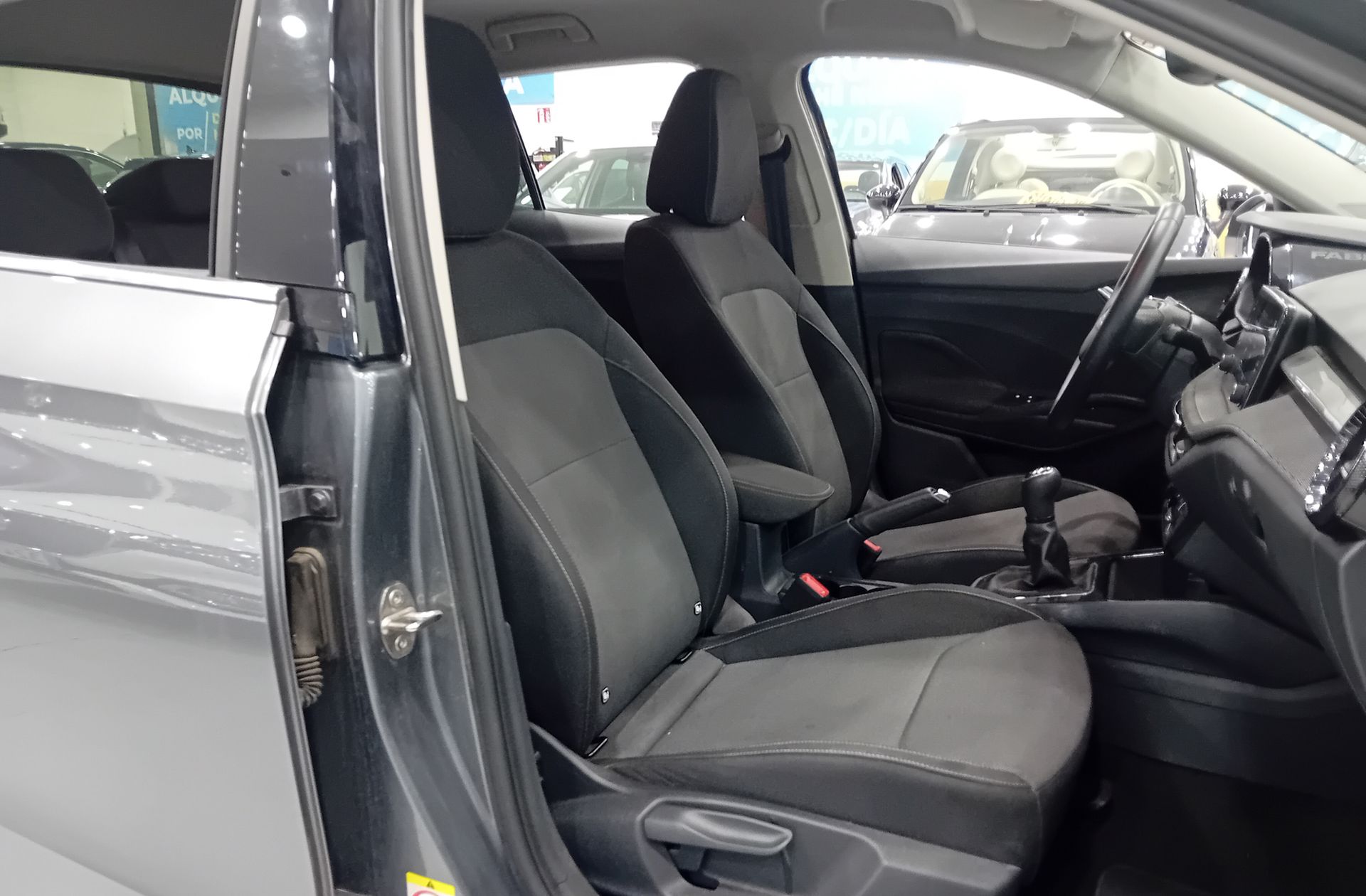 Škoda Fabia 1.0 TSI Selection - foto 17