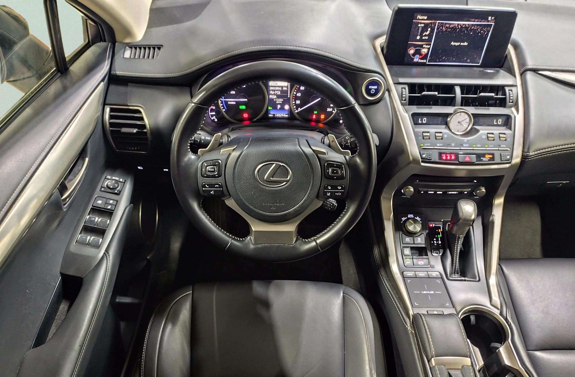 Lexus NX 300h Premium 2WD - foto 24
