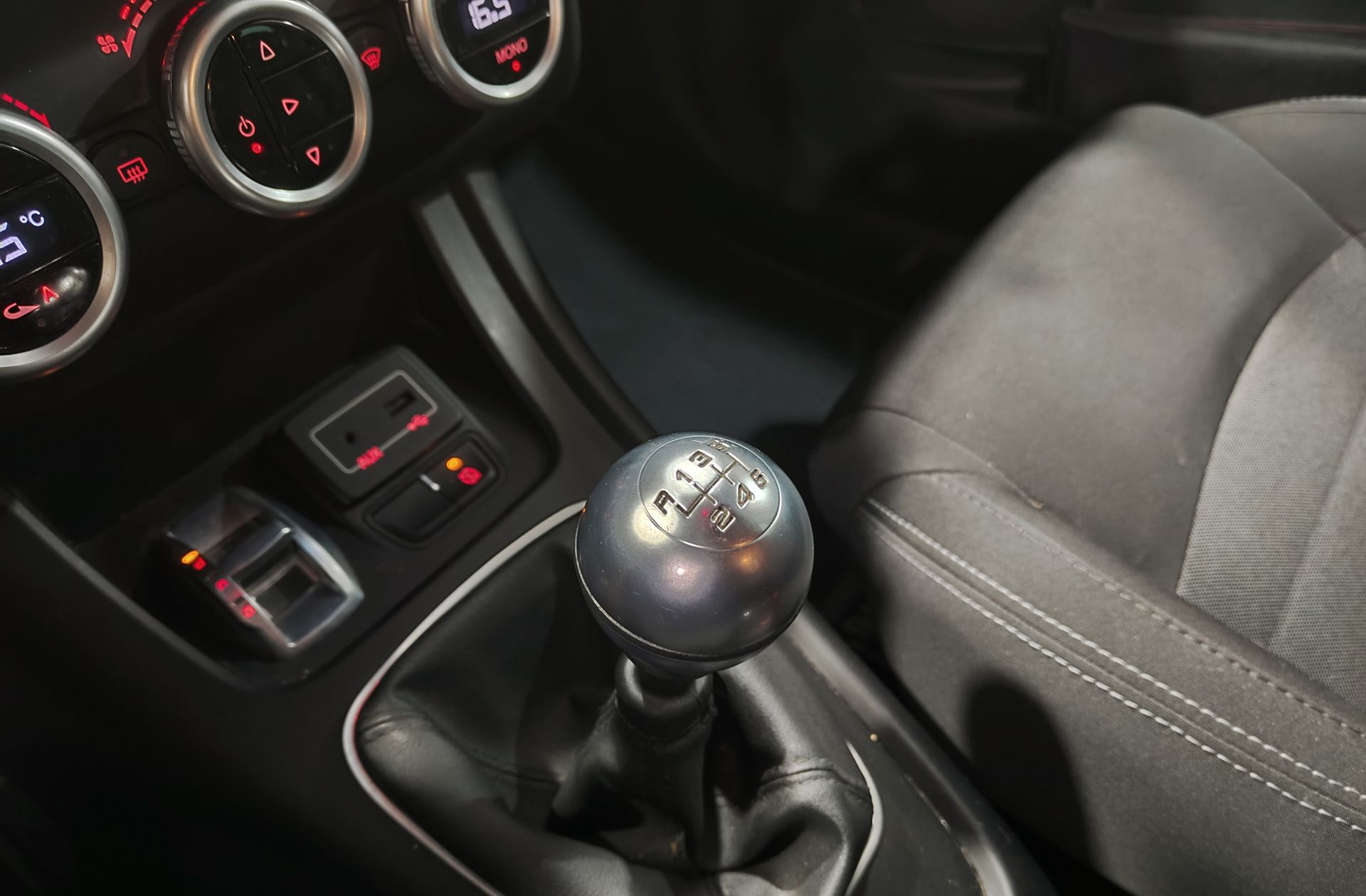 Alfa Romeo Giulietta 1.6 JTD Super - foto 5
