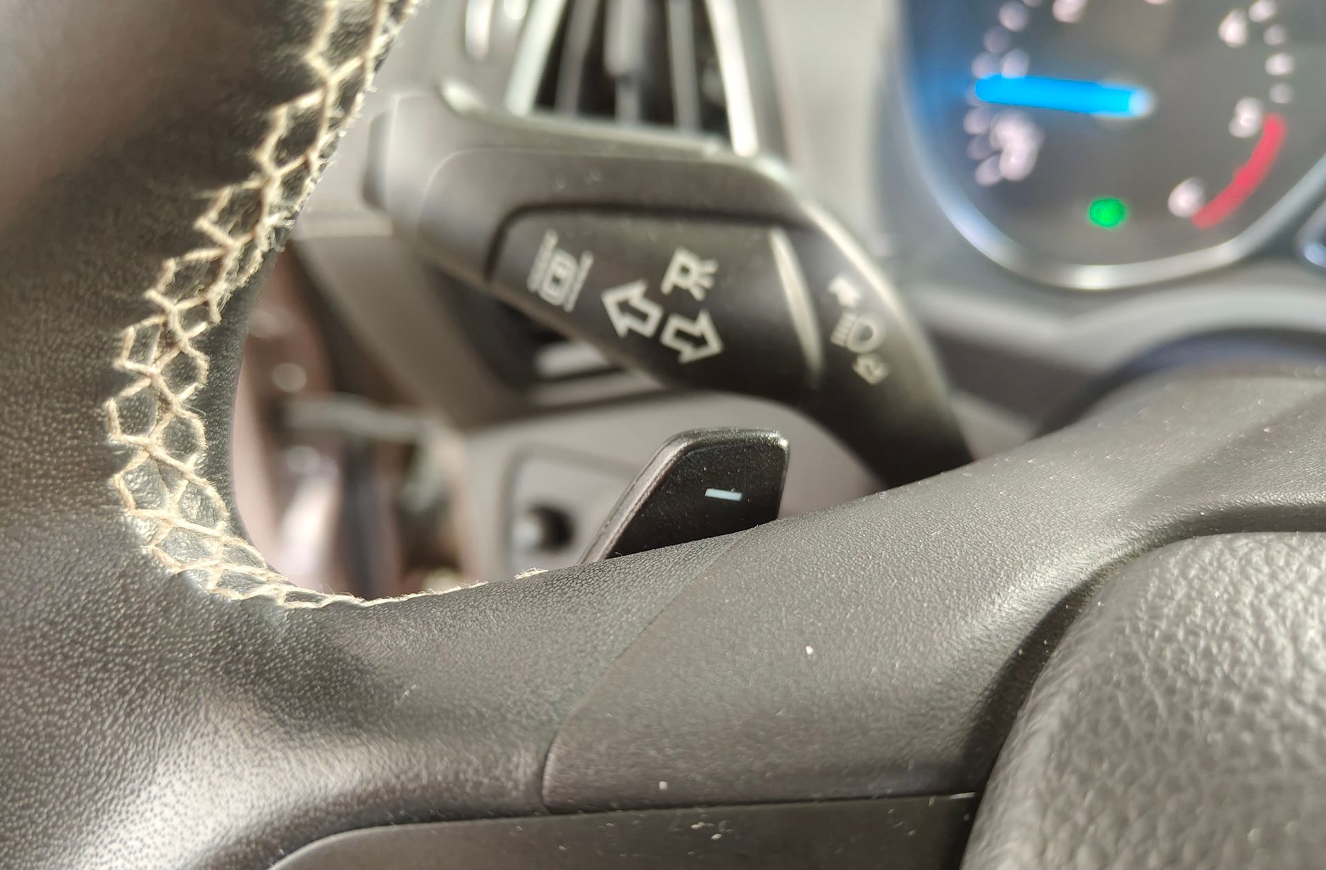 Ford Kuga 2.0 TDCi Vignale 4x4 Powershift - foto 28
