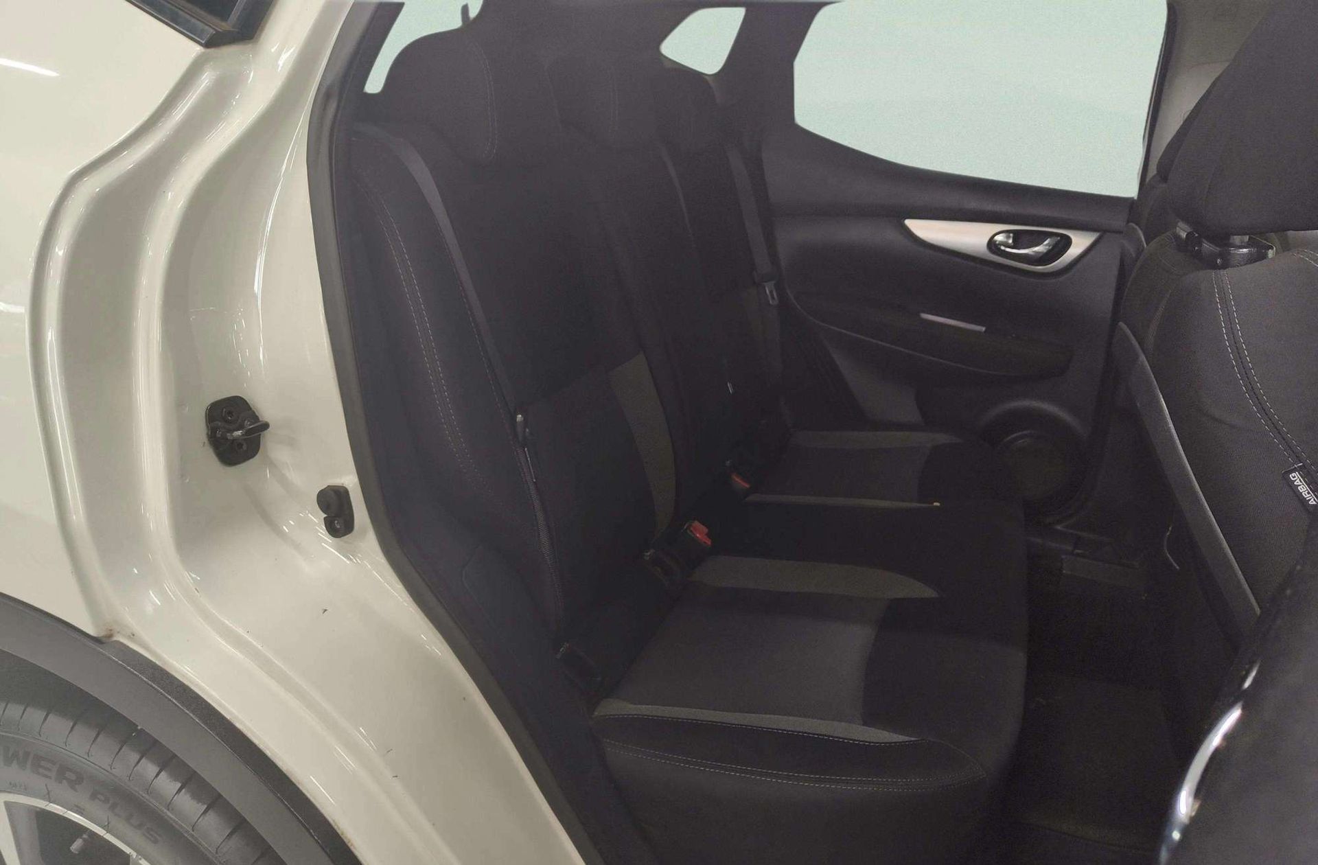 Nissan Qashqai DIG-T 115 N-Connecta - foto 19