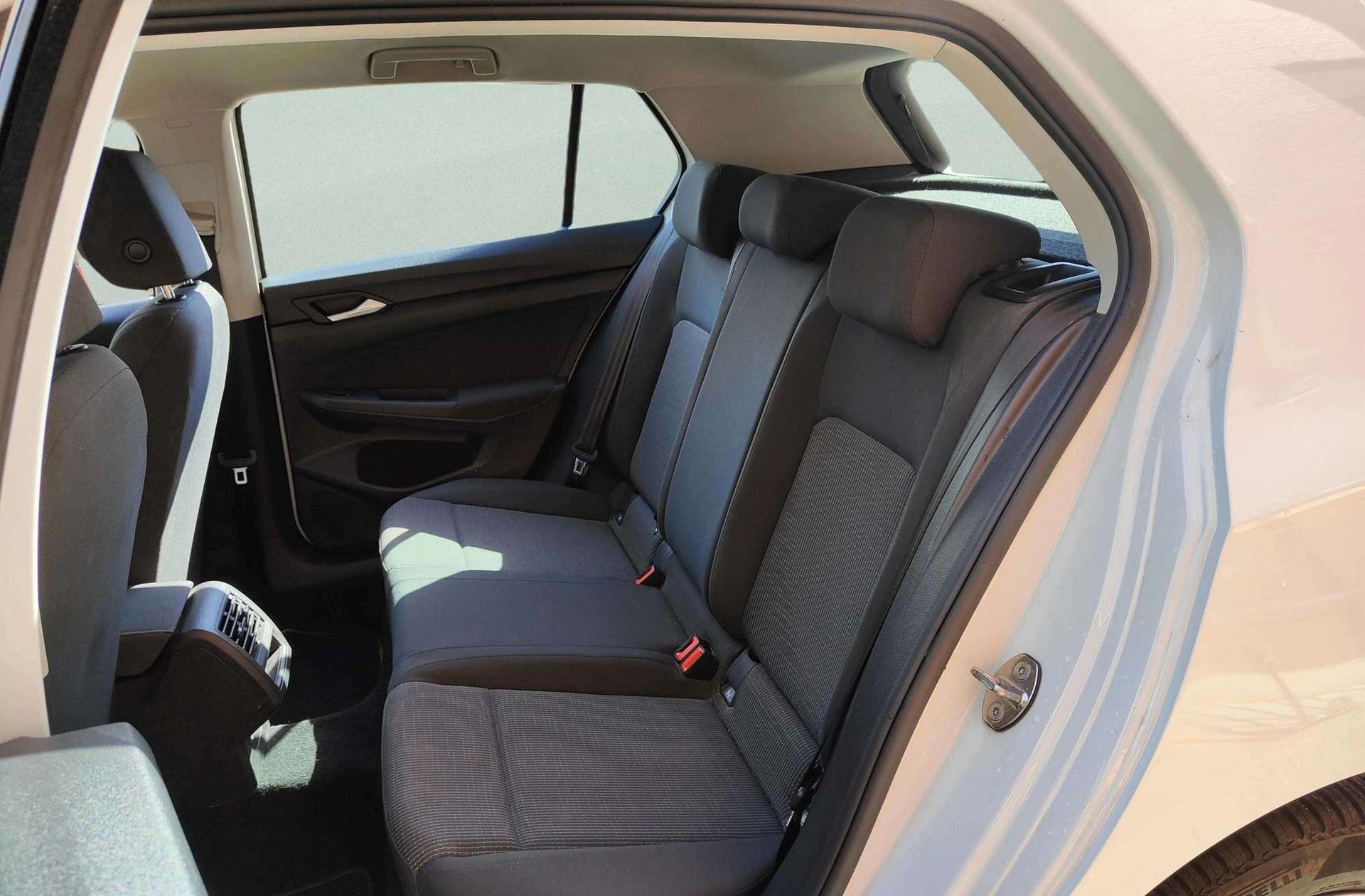 Volkswagen Golf 2.0 TDI - foto 9