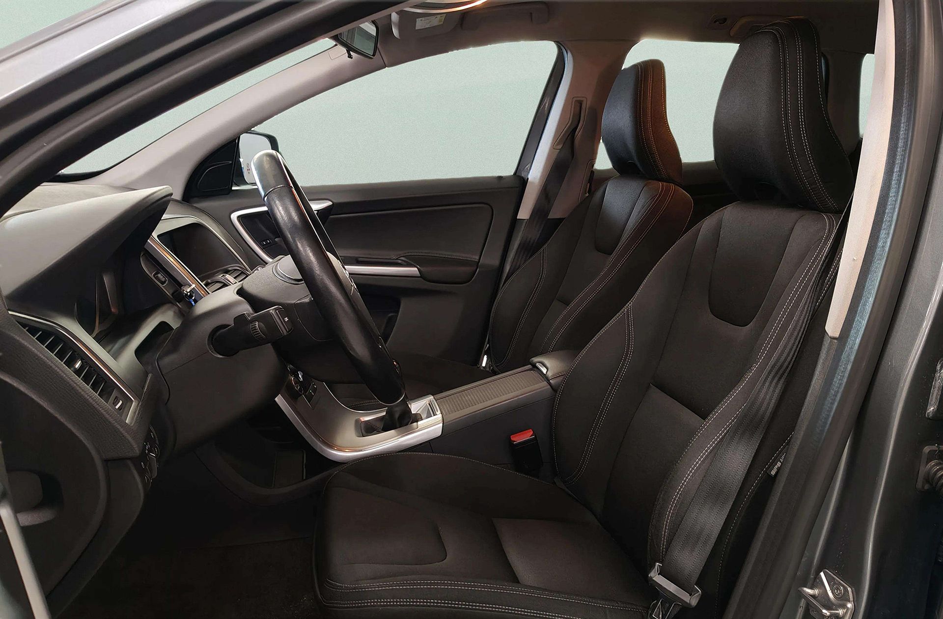 Volvo XC60 D3 Kinetic - foto 10