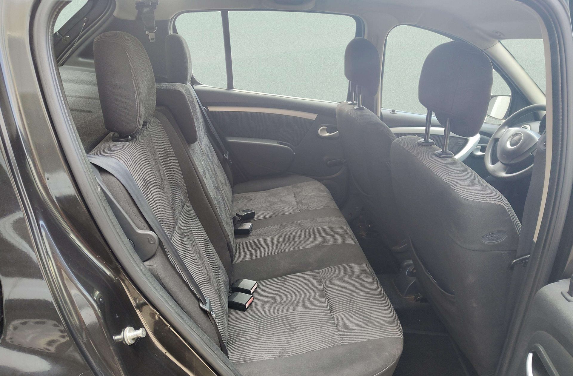 Dacia Sandero Laureate 1.2 - foto 14