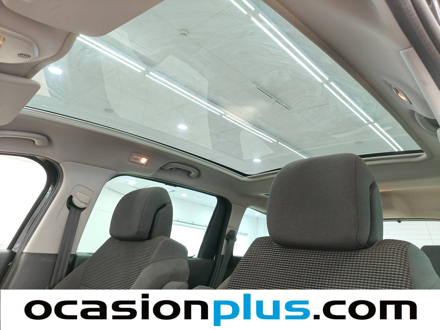 Equipamiento del Peugeot 5008 Peugeot 5008 1.6 e-HDI Blue Lion FAP Allure CMP (112 CV) 7 Plazas