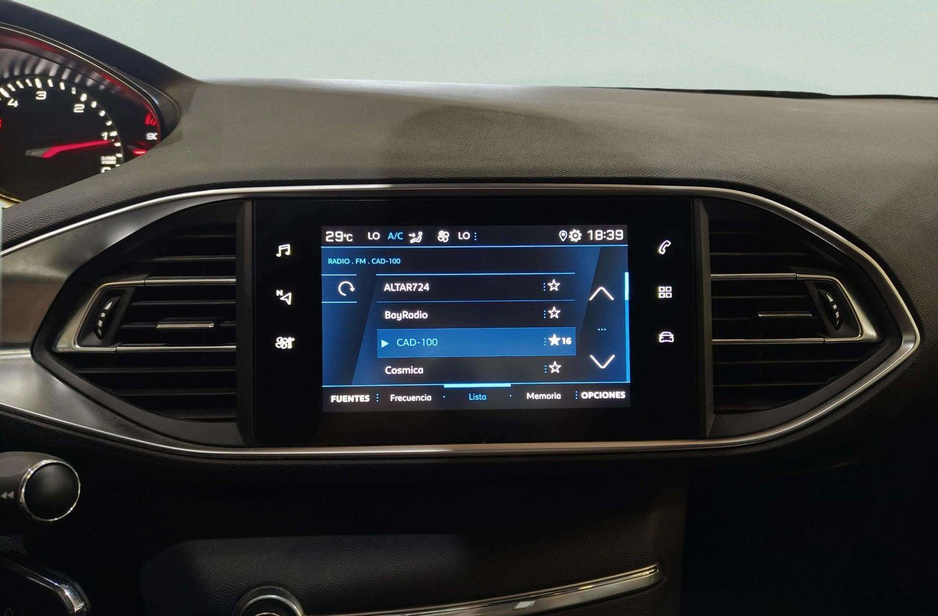Peugeot 308 BlueHDi 100 Style - foto 29