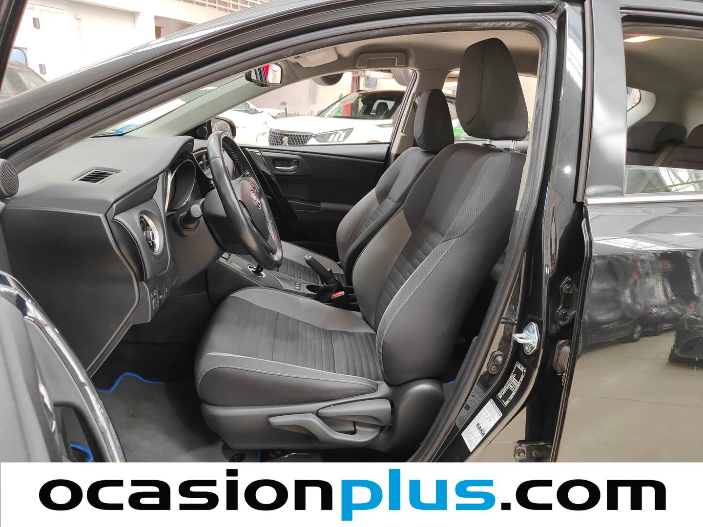 Foto asientos delanteros Toyota Auris Toyota Auris 1.8 Hybrid Active (136 CV)