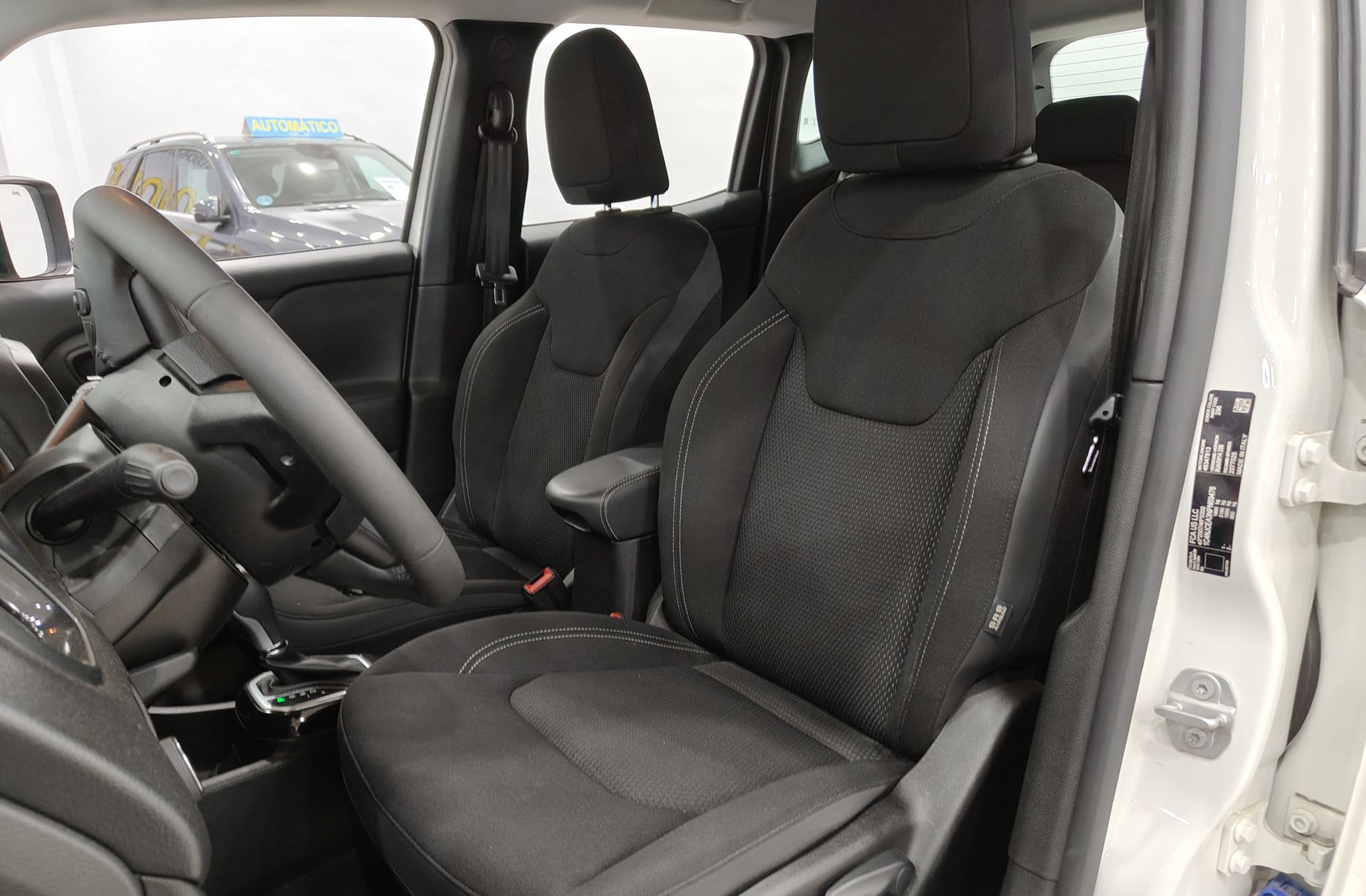 Jeep Renegade eHybrid Night Eagle ATX - foto 9