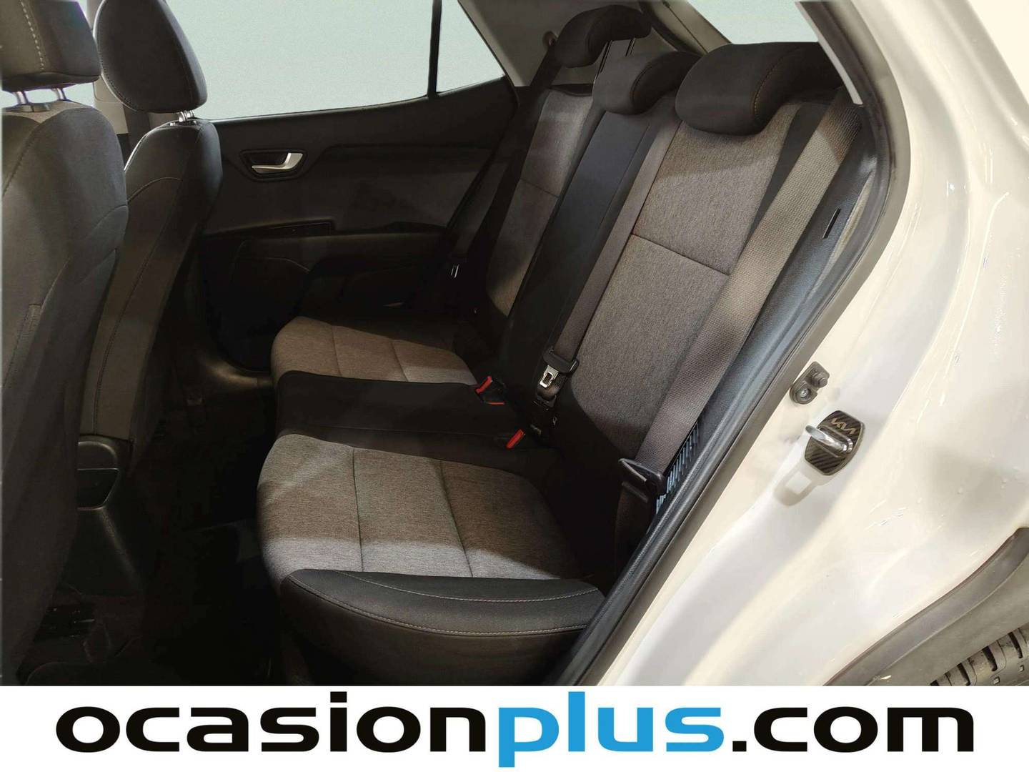 Foto asientos traseros KIA Stonic Kia Stonic 1.0 T-GDi MHEV iMT Concept (100 CV)