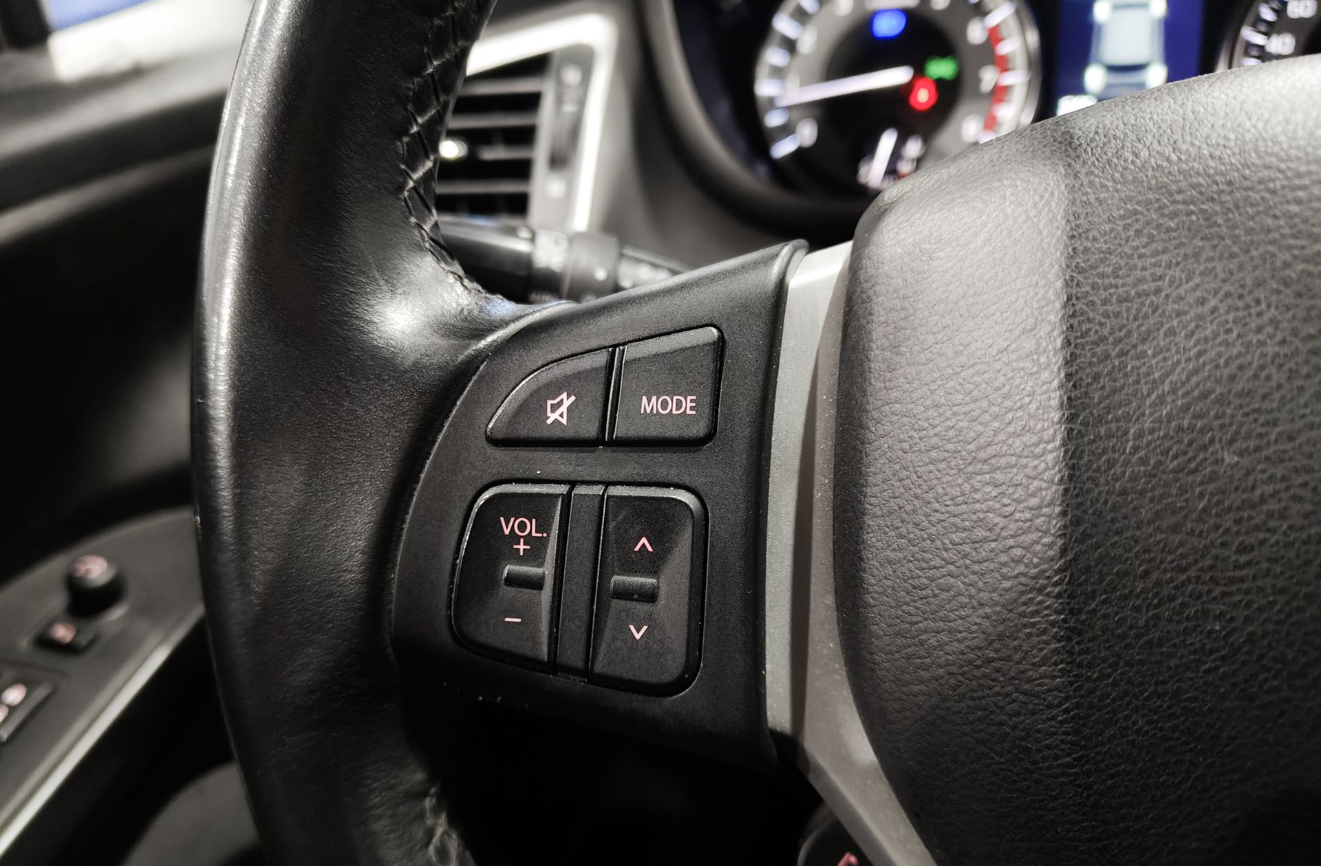 Suzuki S-Cross 1.4T Mild Hybrid S2 4WD - foto 26