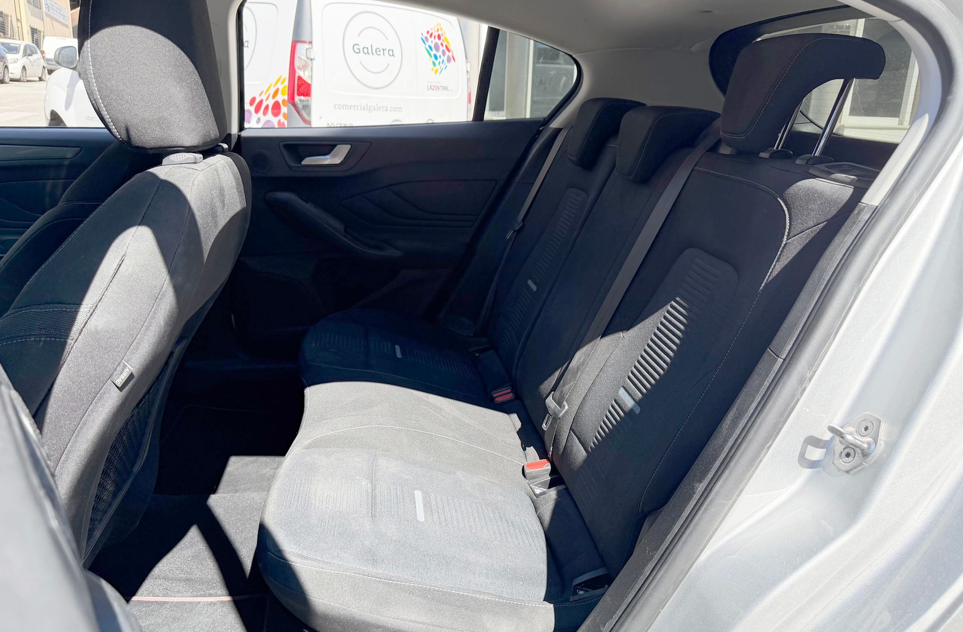 Ford Focus 1.0 EcoBoost MHEV Active - foto 13