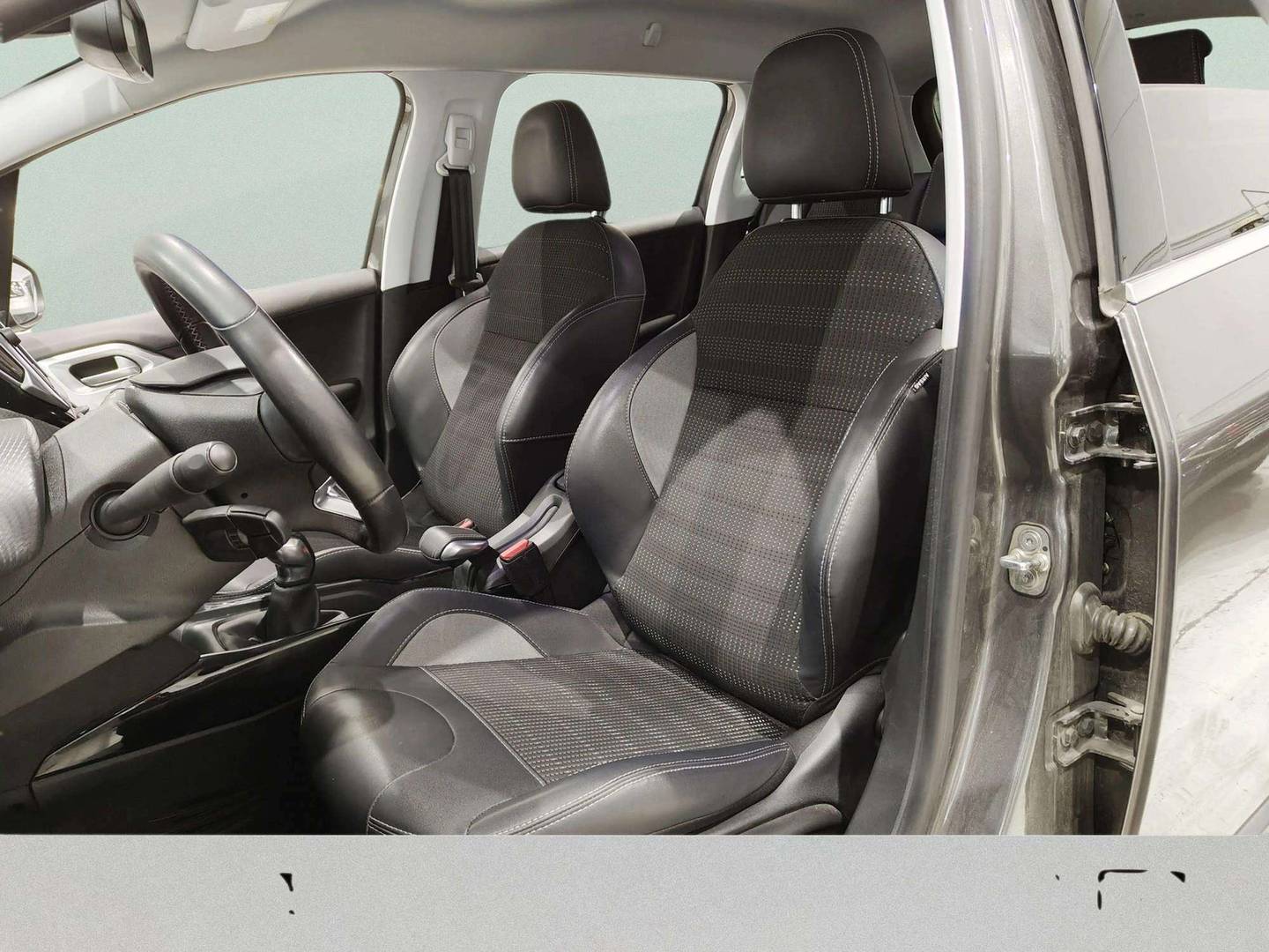 Foto Peugeot 2008 Peugeot 2008 BlueHDi 100 S&S Allure (100 CV)