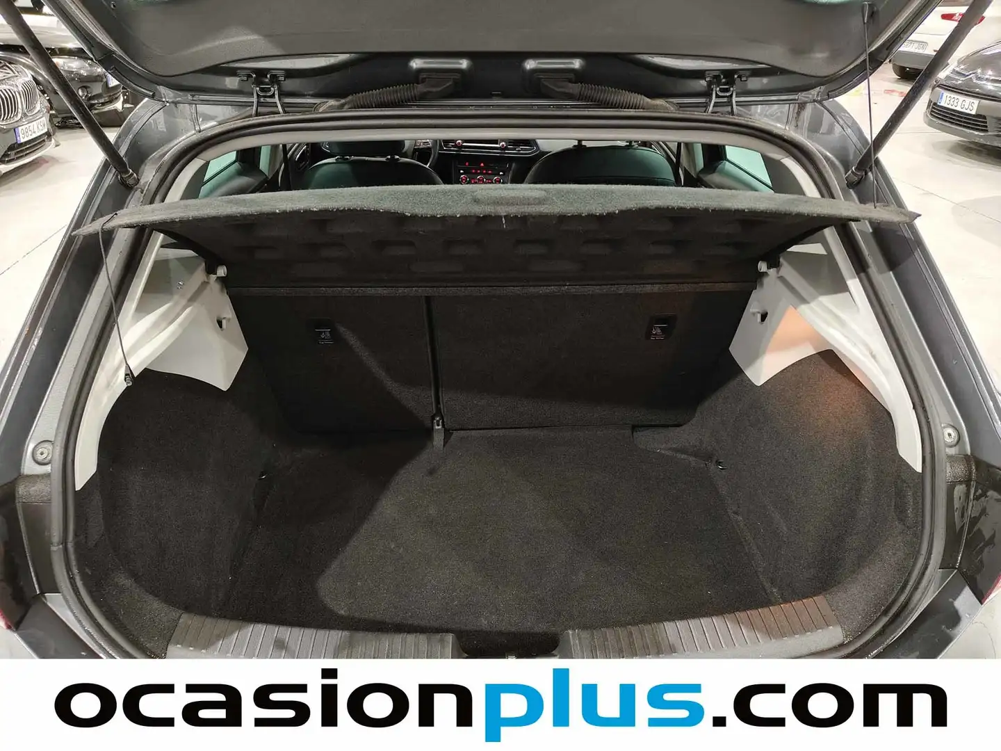 Foto Seat León SEAT León 1.6 TDI S&S Style Connect Plus (110 CV)