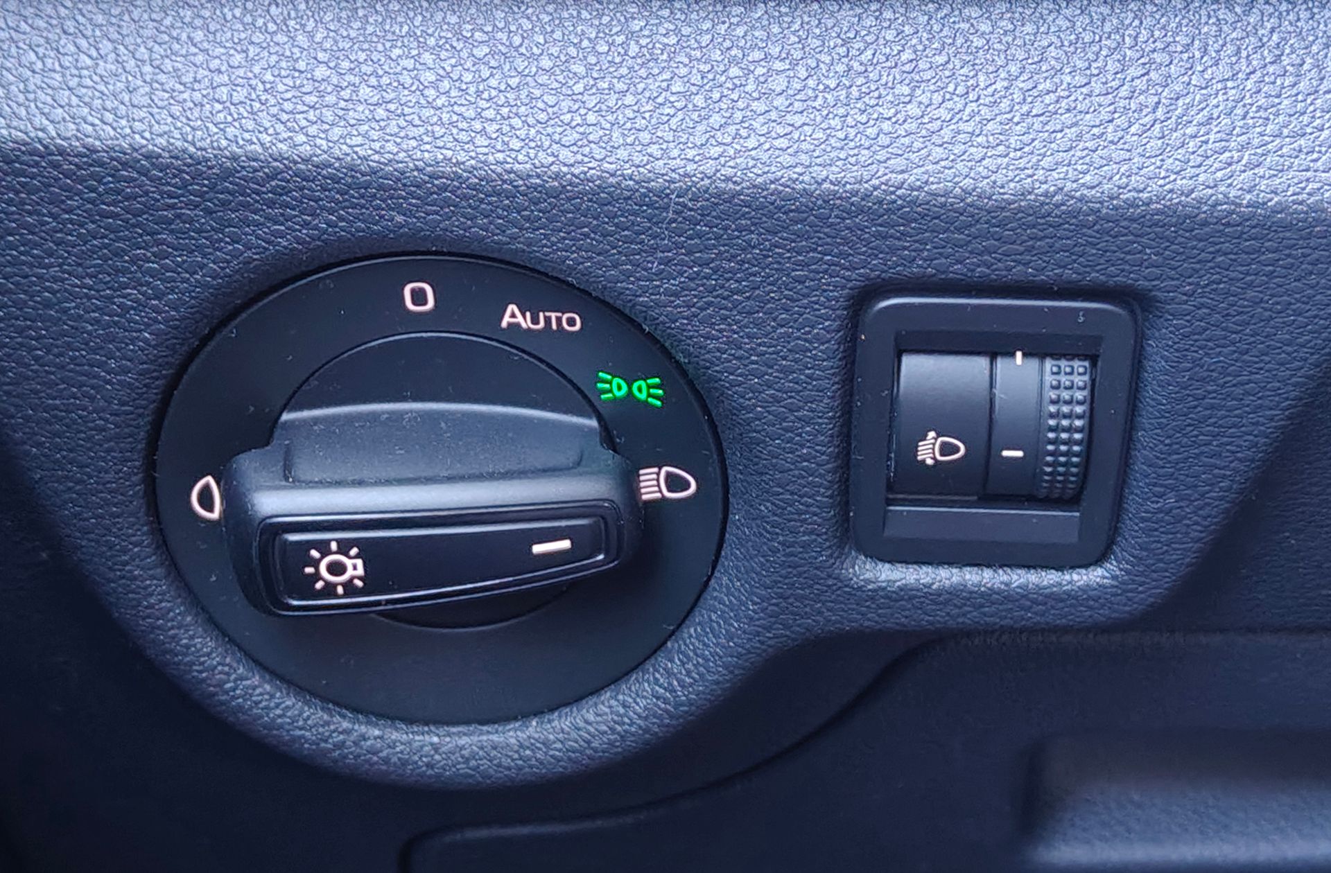 Škoda Kamiq 1.0 TSI Ambition DSG - foto 20