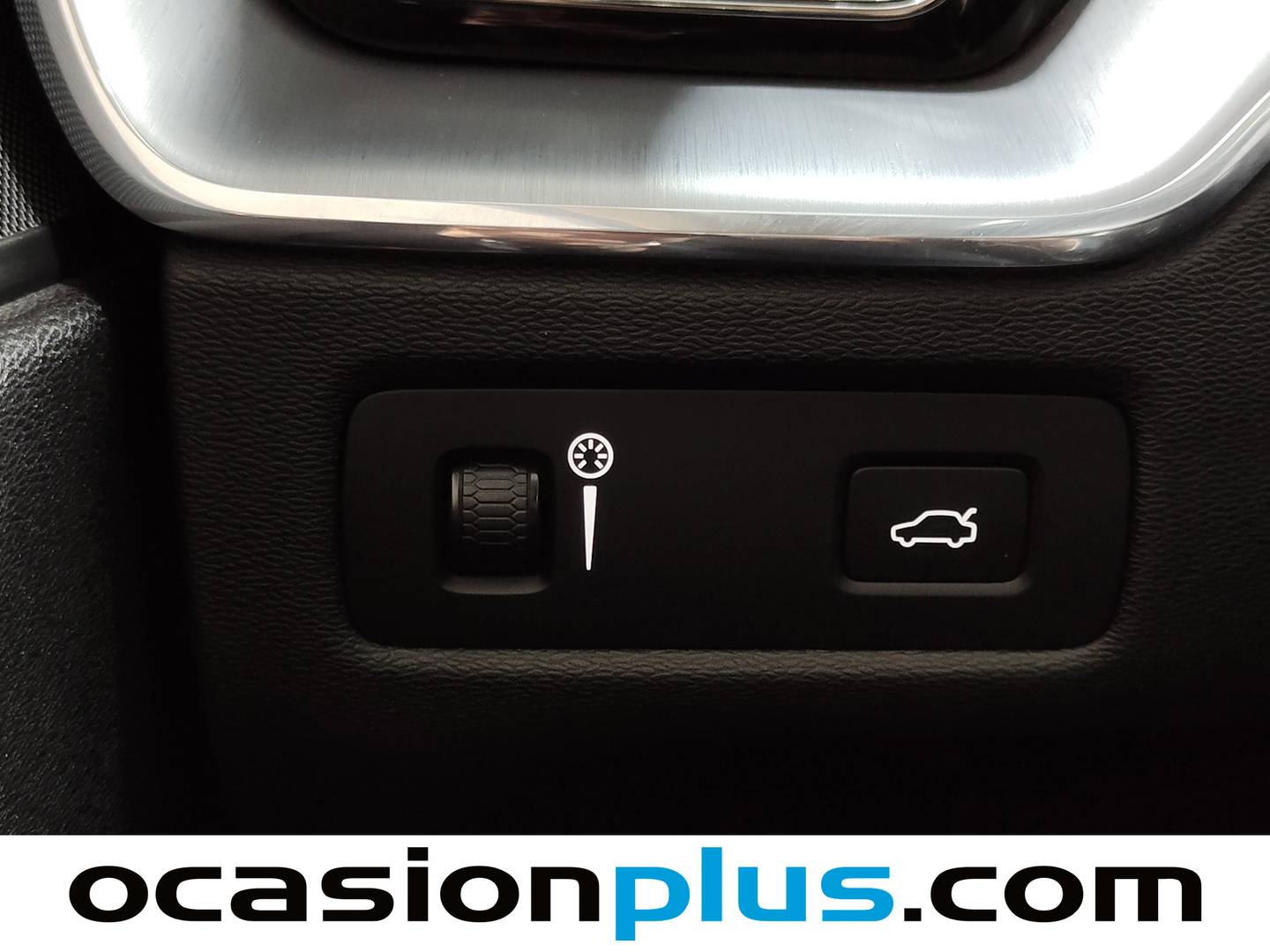 Foto Volvo XC60 Volvo XC60 2.0 T4 Momentum Auto (190 CV)