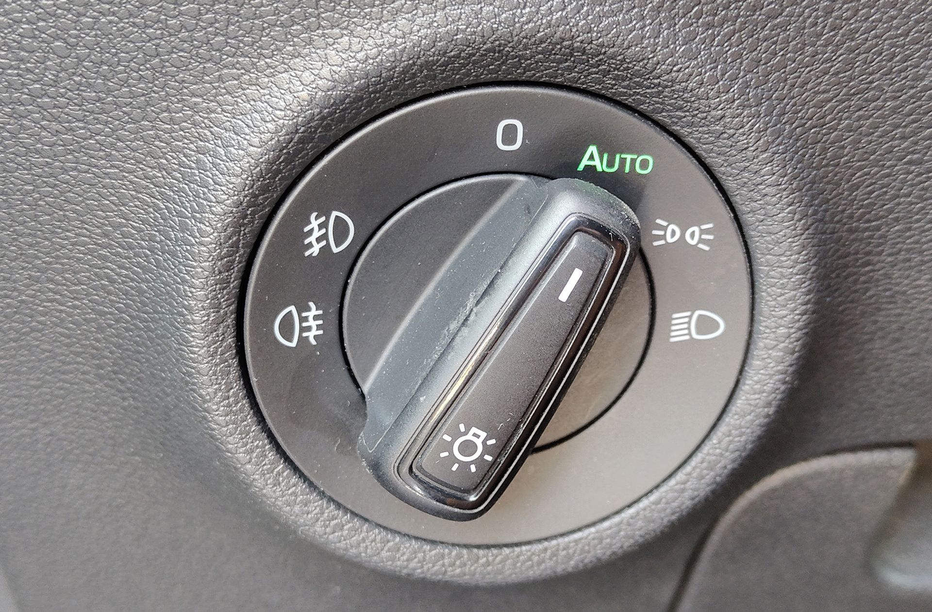 Škoda Karoq 1.6 TDI Ambition - foto 28