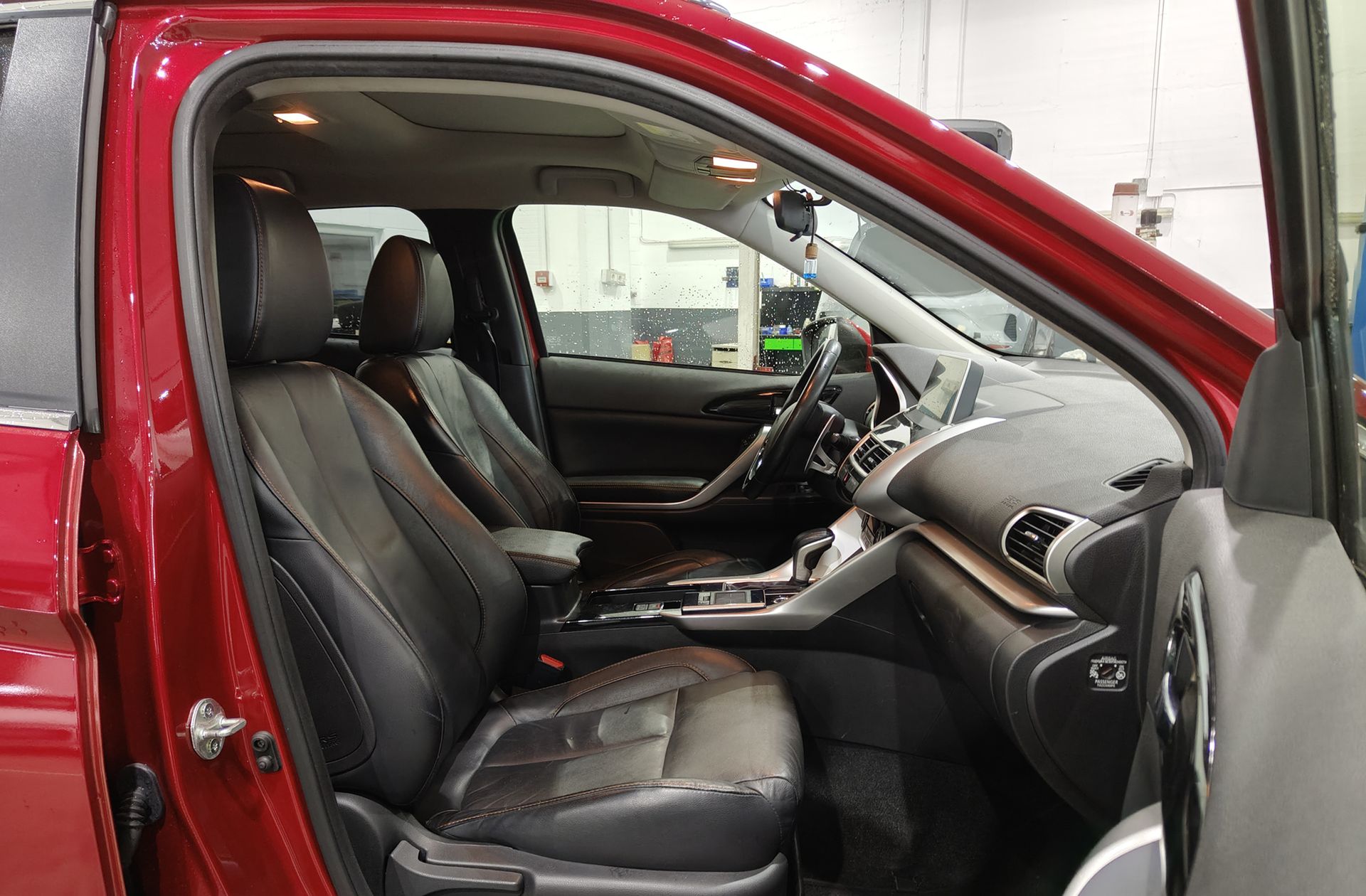 Mitsubishi Eclipse Cross 150T Kaiteki 4WD CVT - foto 17