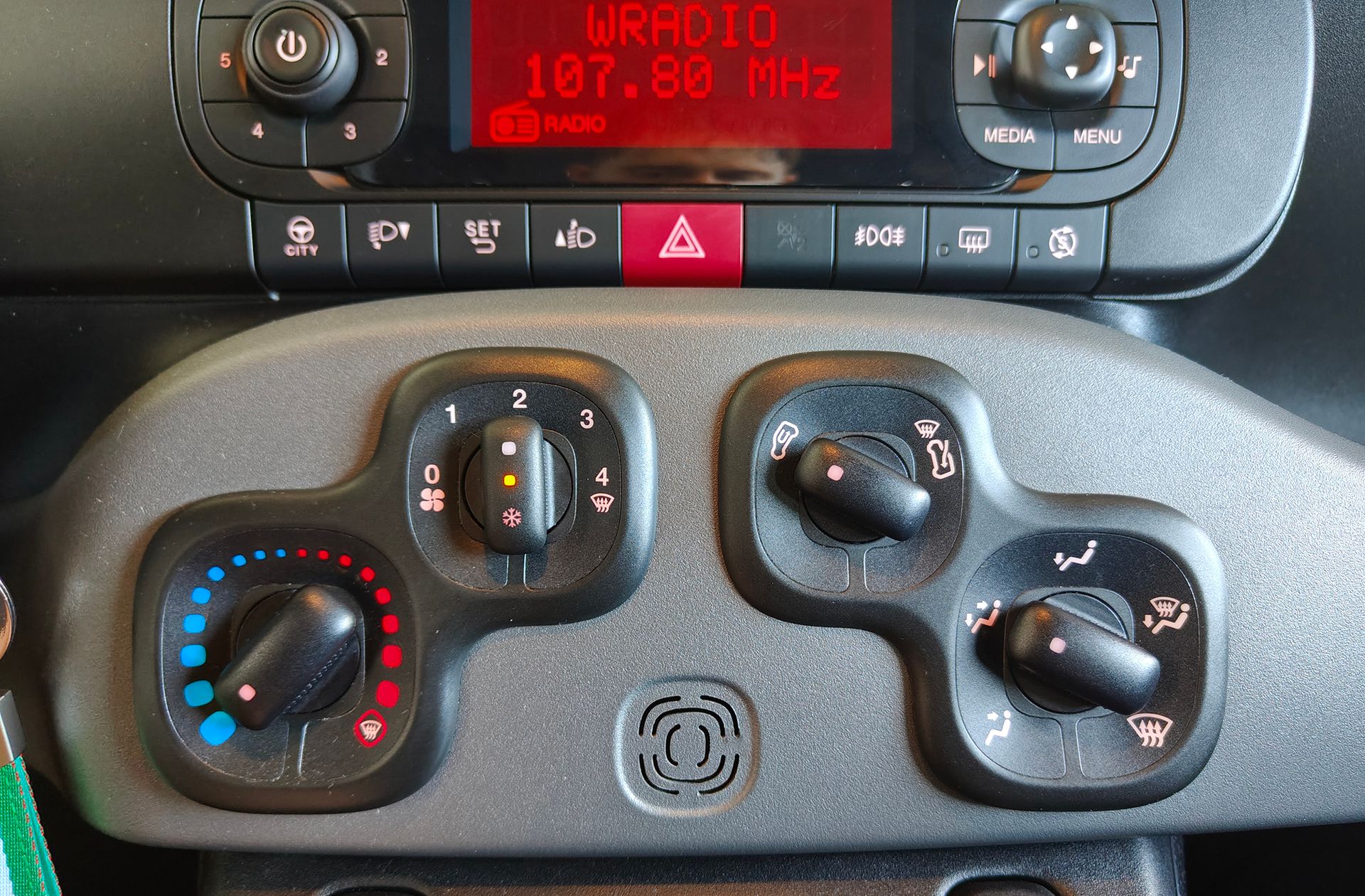 Fiat Panda 1.2 Waze 4x2 - foto 24
