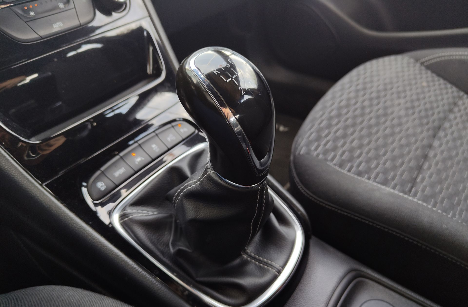 Opel Astra 1.4 Turbo Dynamic - foto 5
