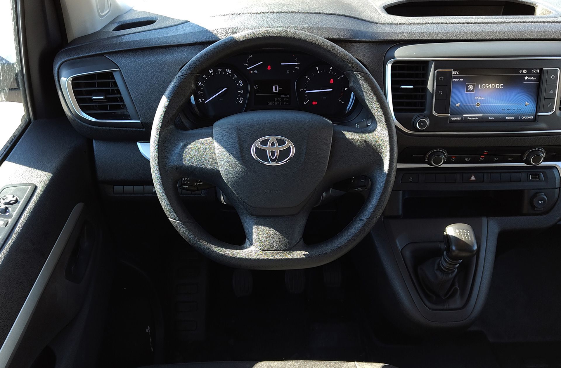 Toyota Proace Verso 2.0D VX Plus Shuttle L1 - foto 22