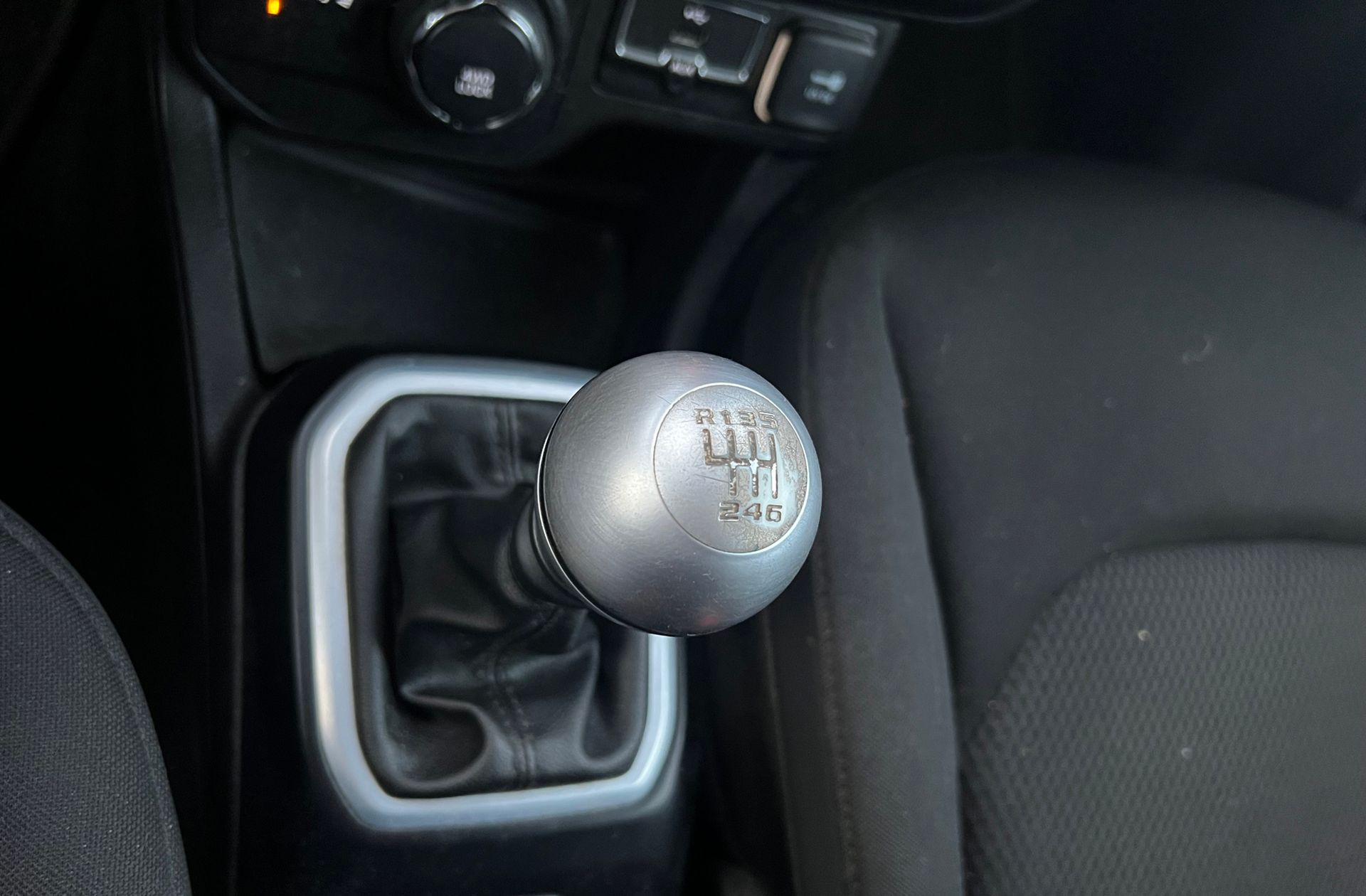 Jeep Renegade 2.0 MultiJet Night Eagle 4x4 - foto 5