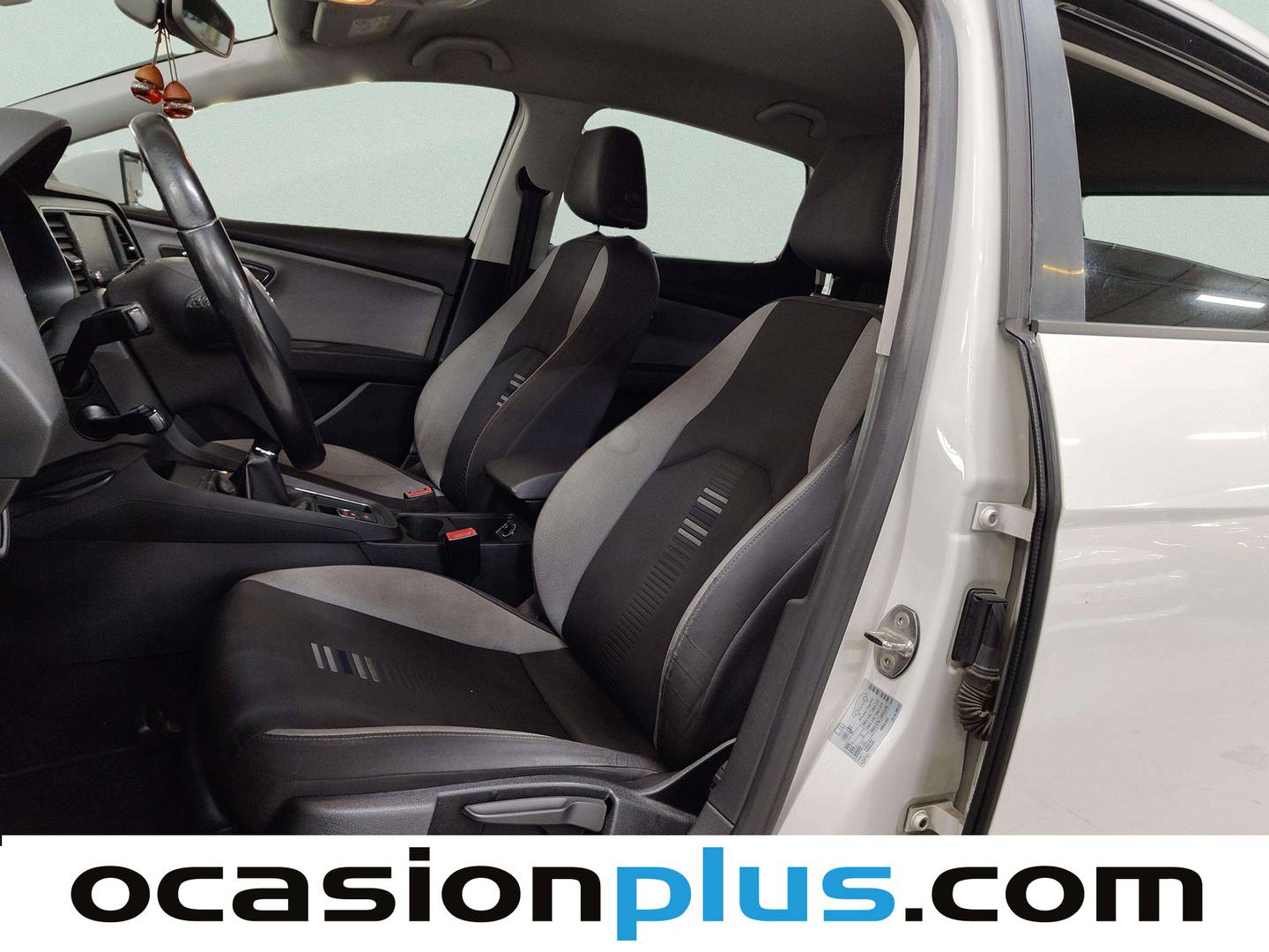 Foto asientos delanteros Seat León Seat León 1.0 EcoTSI S&S Style Visio Edition (115 CV)