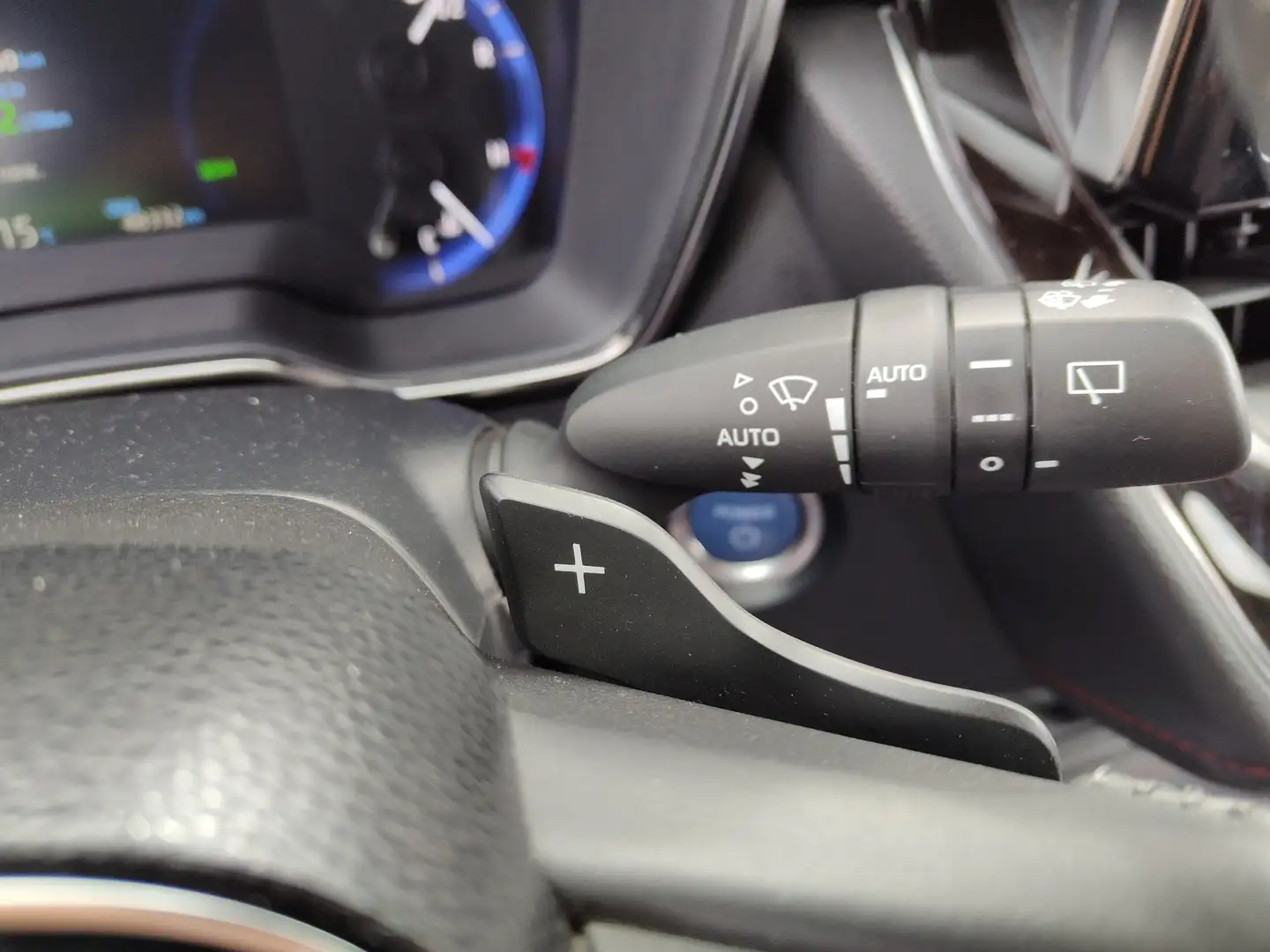 Foto Toyota Corolla Toyota Corolla 180H Advance E-CVT (180 CV)