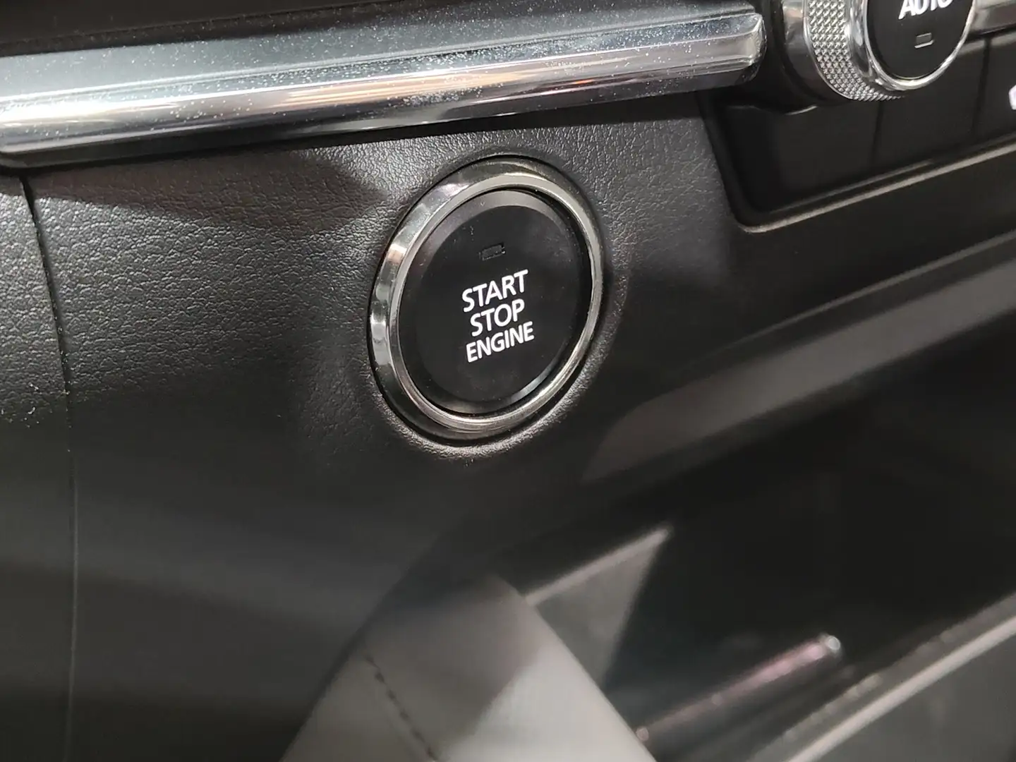 Foto Mazda Mazda3 Mazda Mazda 3 2.0 SKYACTIV-G Zenith (122 CV)