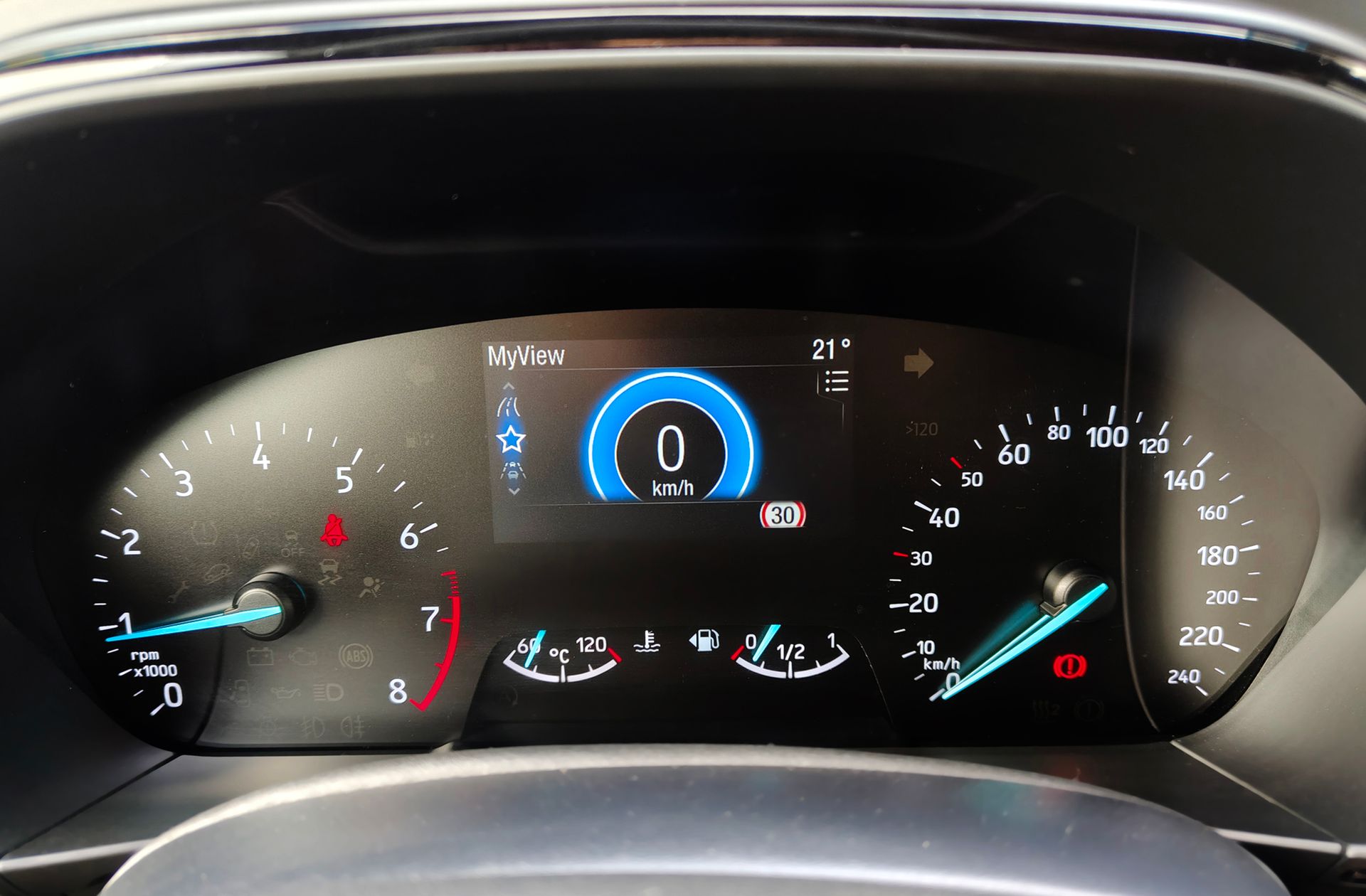 Ford Focus 1.0 EcoBoost ST-Line - foto 28