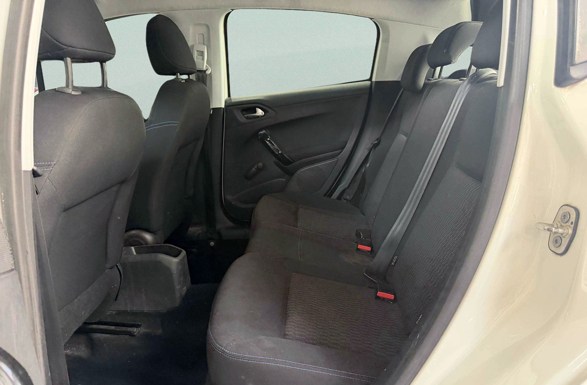 Peugeot 208 PureTech Signature - foto 11